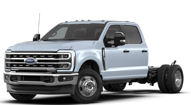 2026 Ford Chassis Cab F-350® LARIAT®