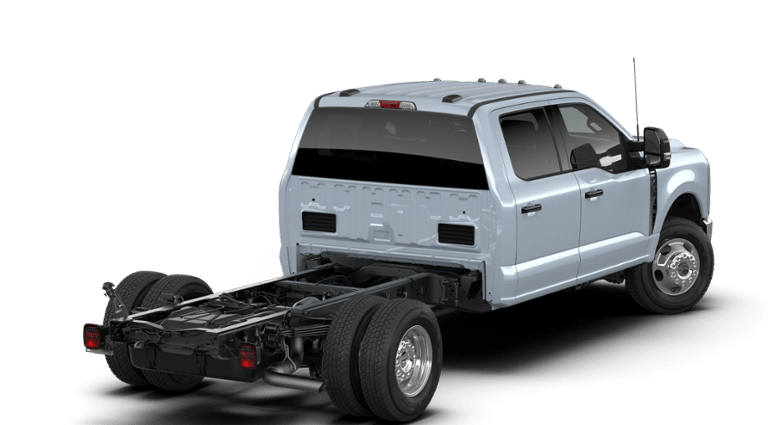 2026 Ford Chassis Cab F-350® LARIAT®