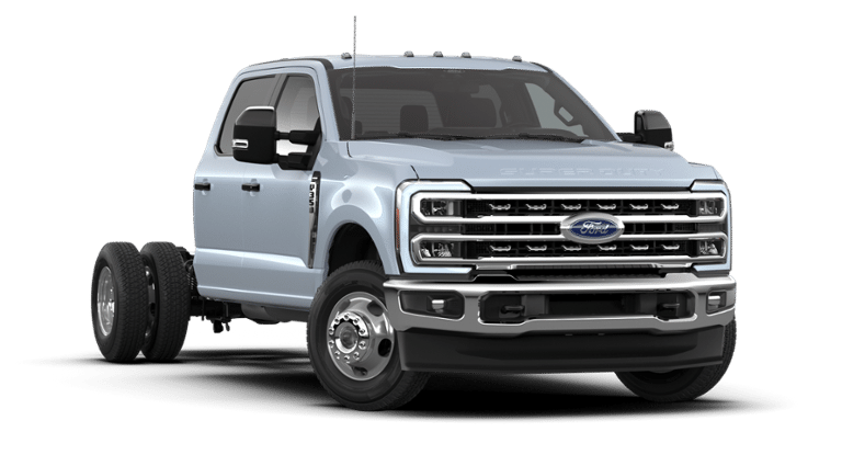 2026 Ford Chassis Cab F-350® LARIAT®