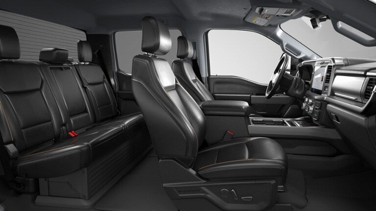 2026 Ford Chassis Cab F-350® LARIAT®