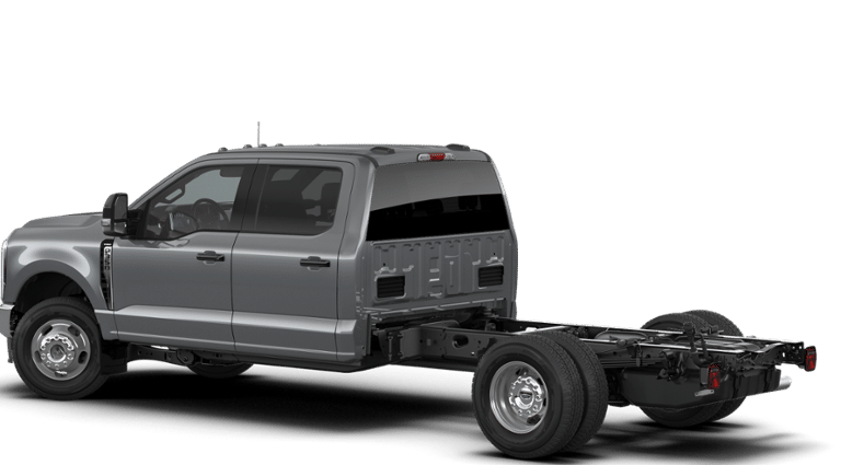 2026 Ford Chassis Cab F-350® LARIAT®