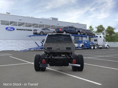 2026 Ford Chassis Cab F-350® LARIAT®