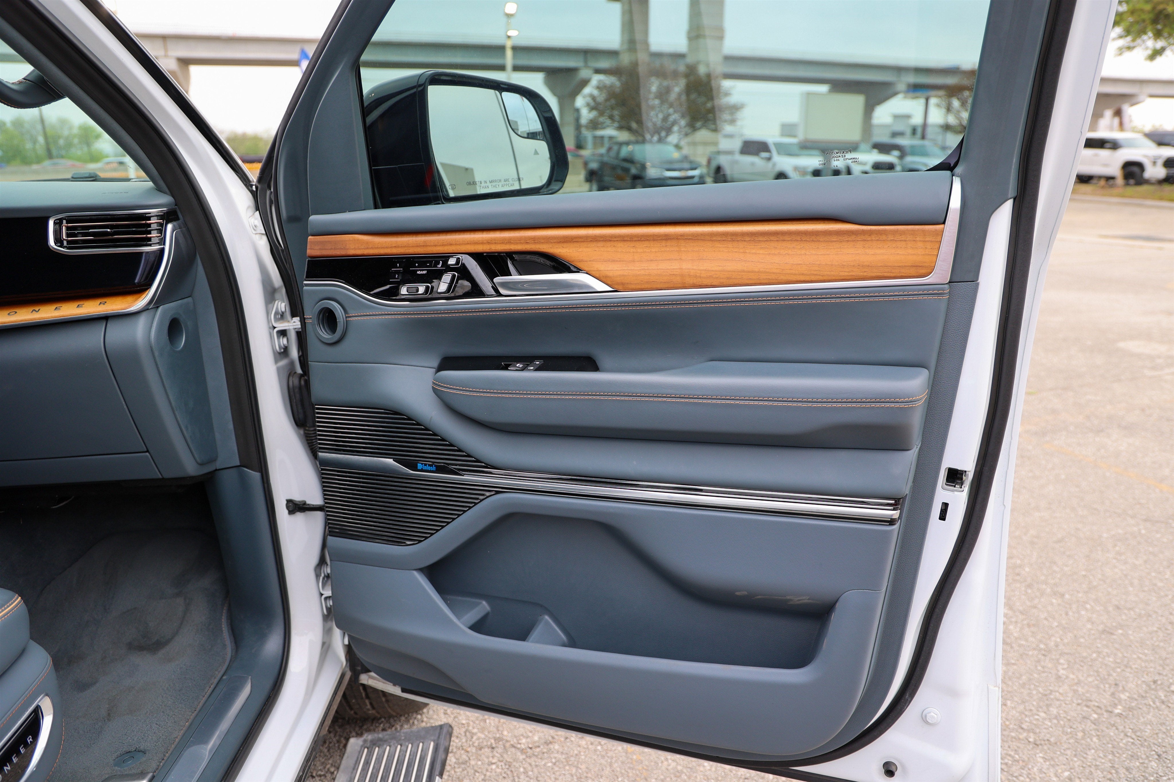 2024 Jeep Grand Wagoneer Series III