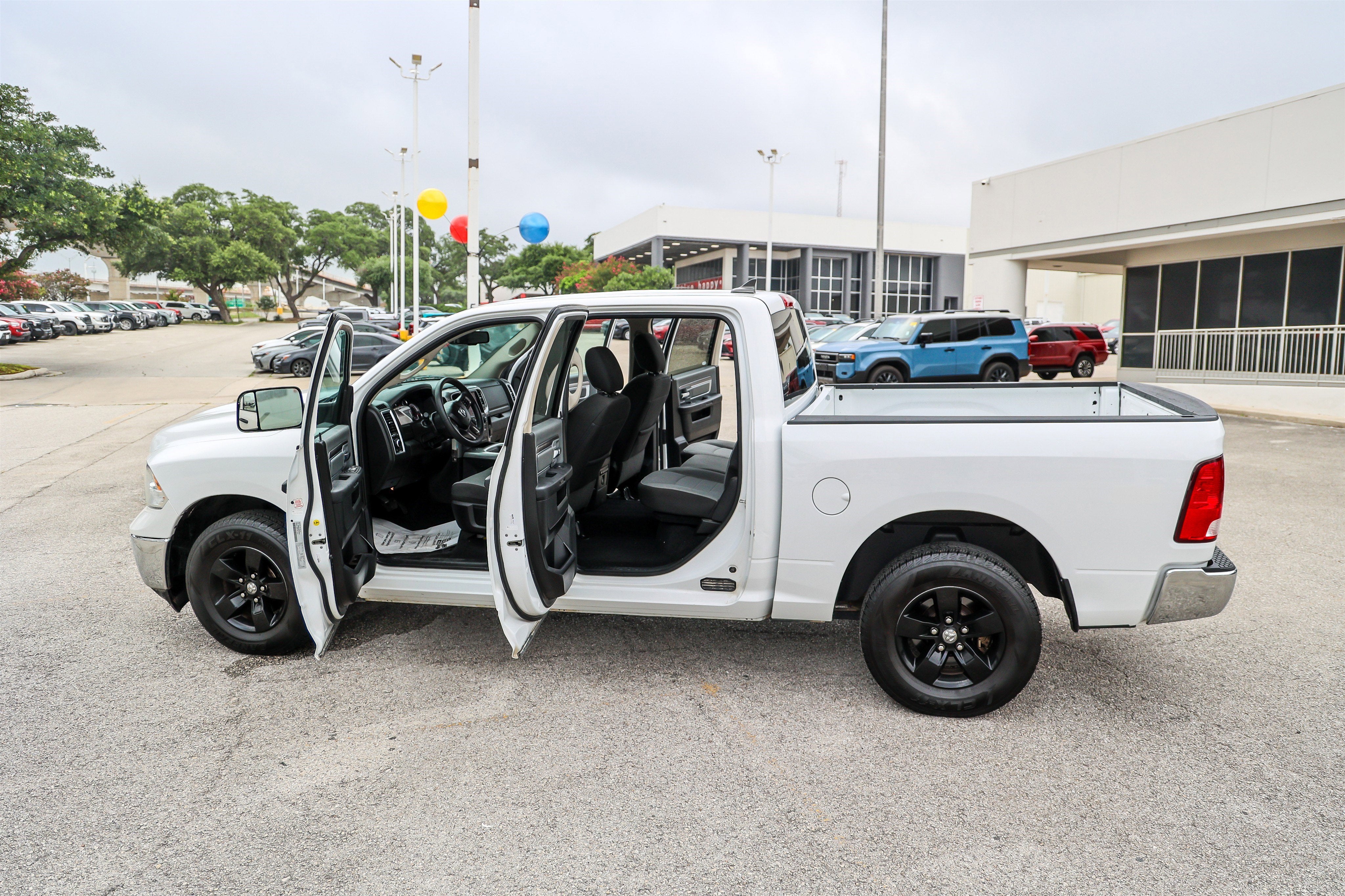2023 RAM 1500 SLT