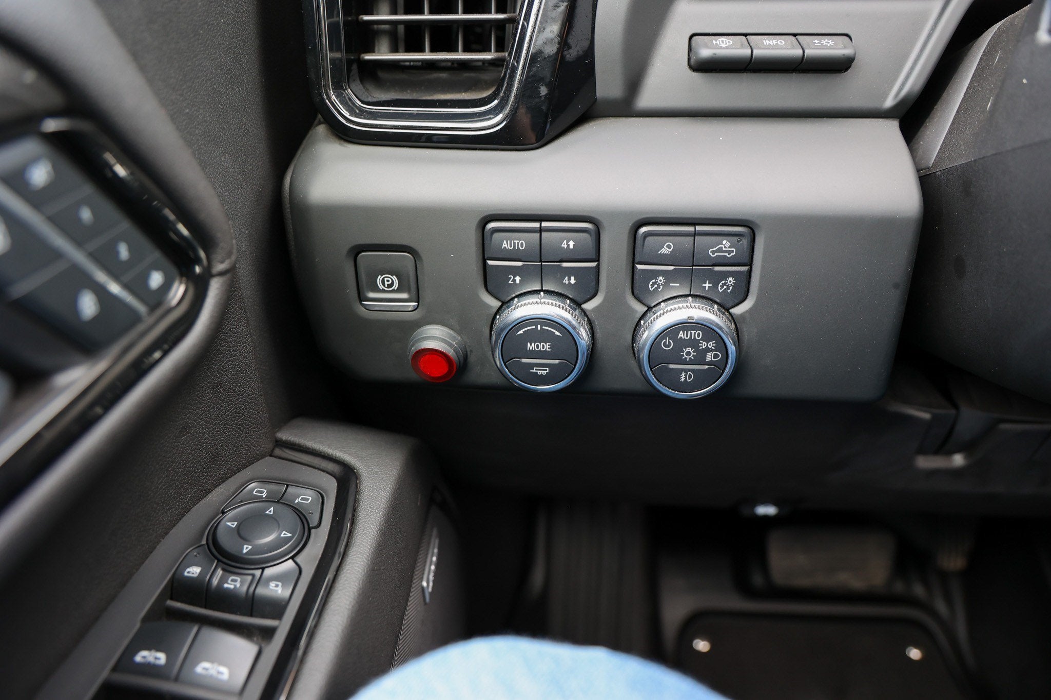 2024 GMC Sierra HD AT4