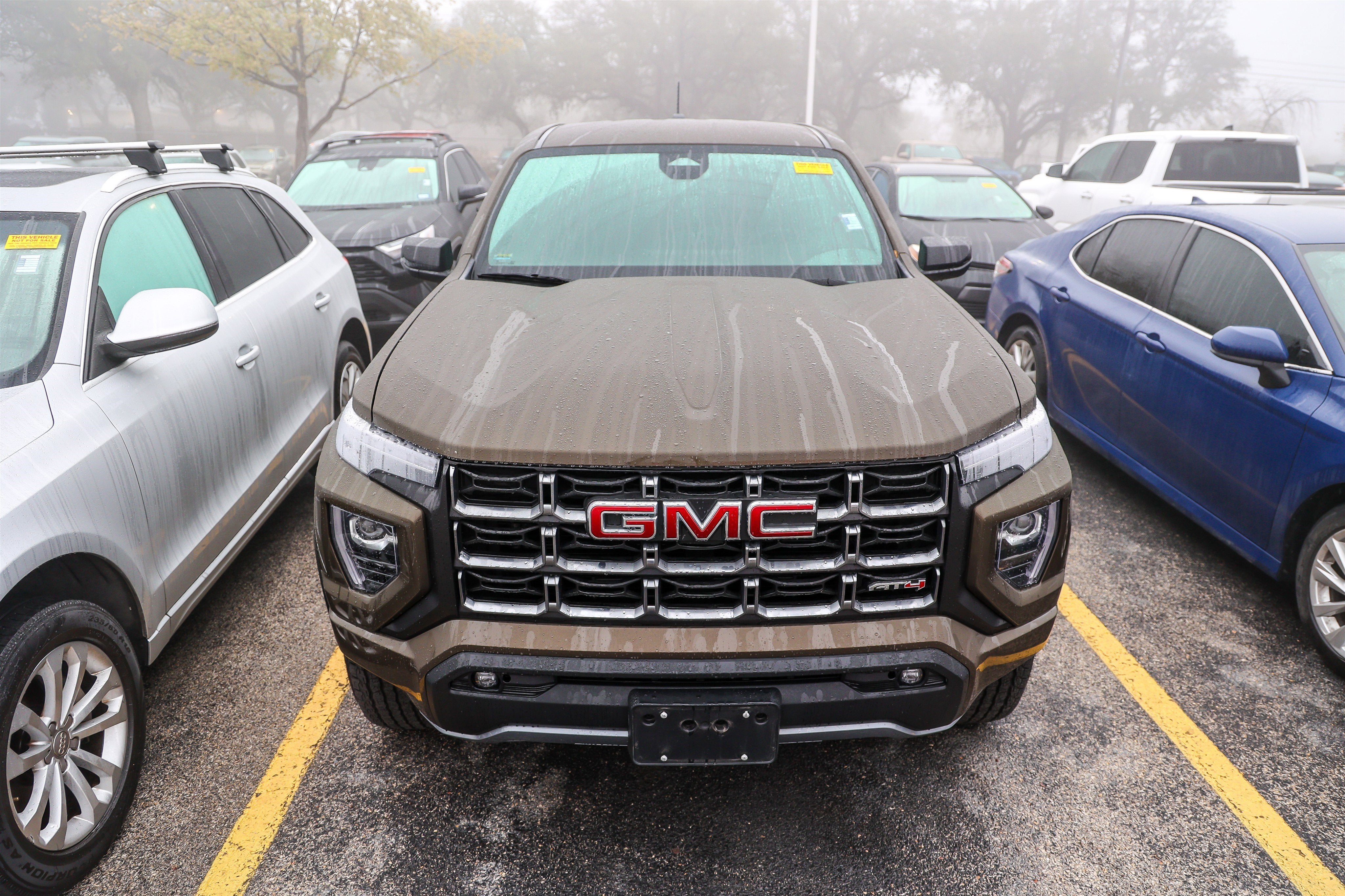 2025 GMC Canyon 4WD AT4