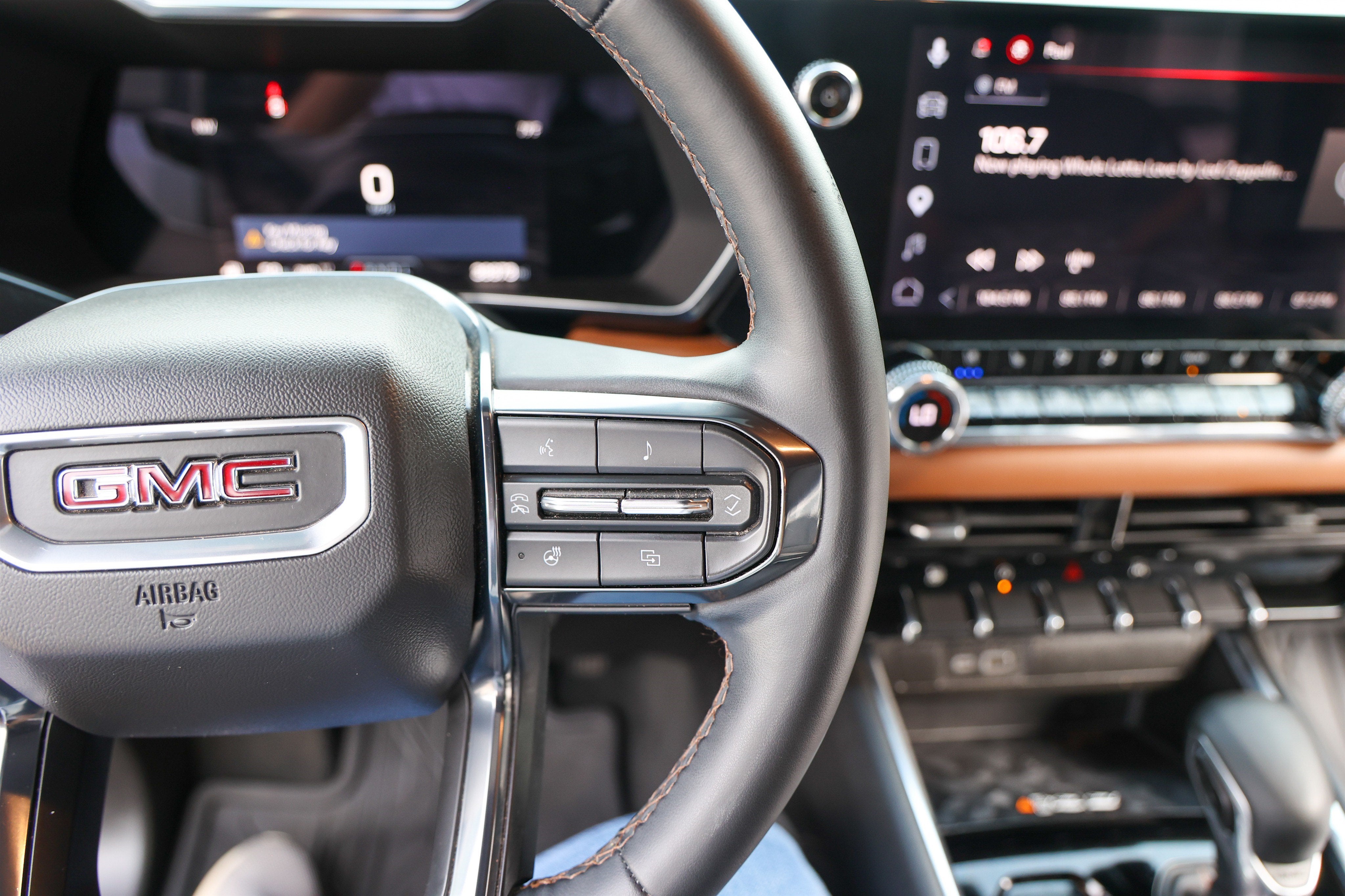 2023 GMC Canyon 4WD AT4