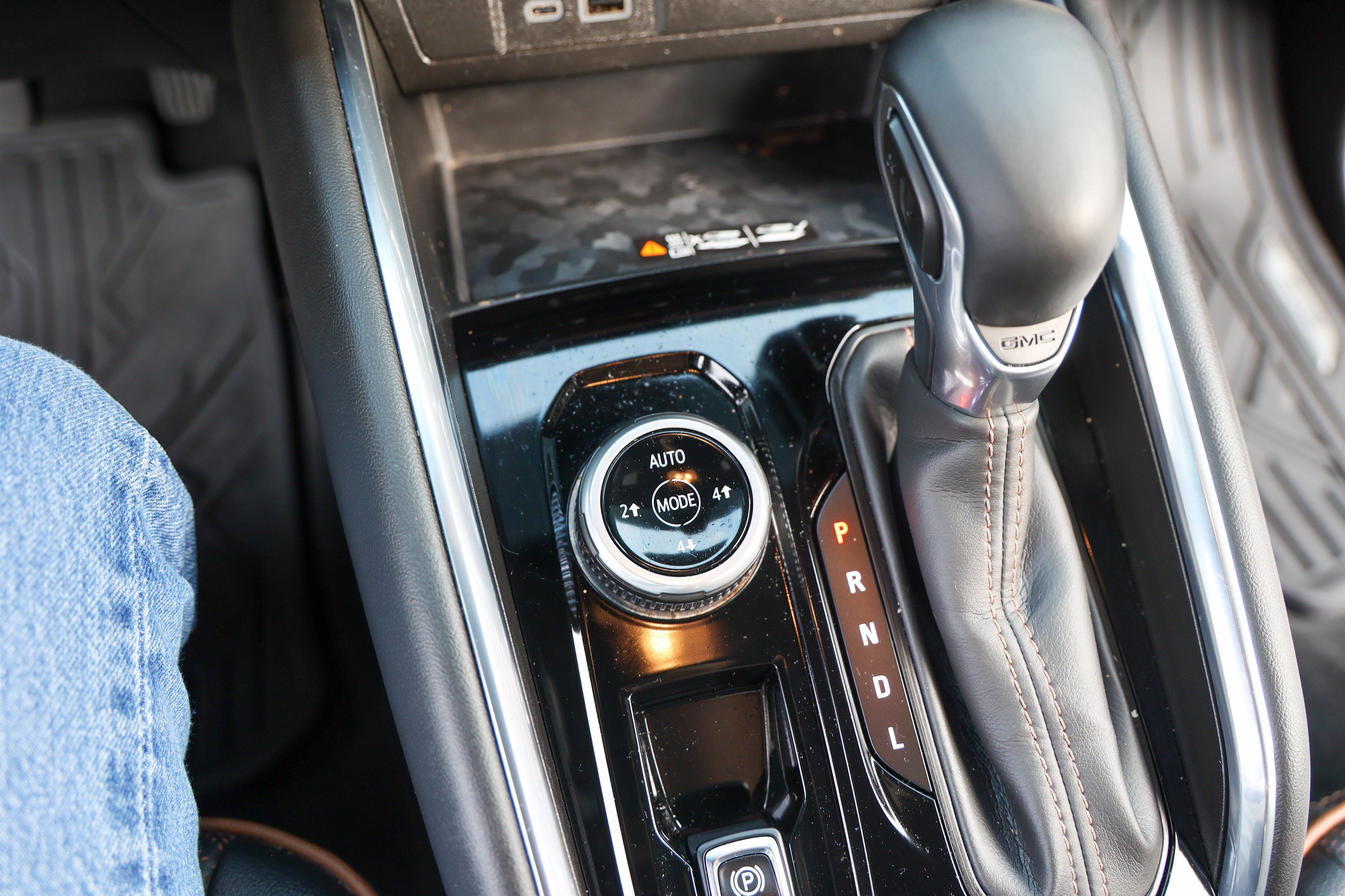 2023 GMC Canyon 4WD AT4