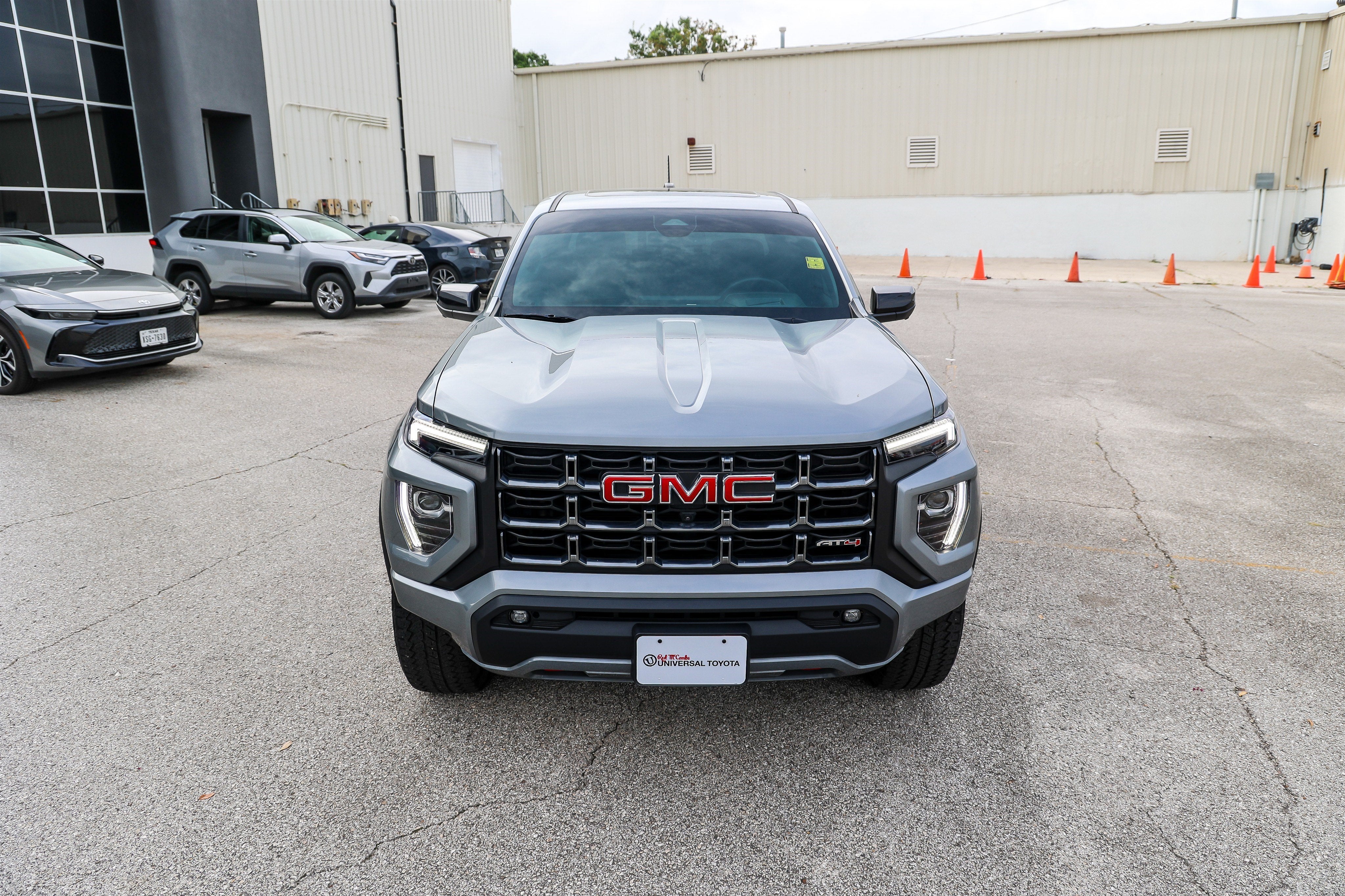 2023 GMC Canyon 4WD AT4