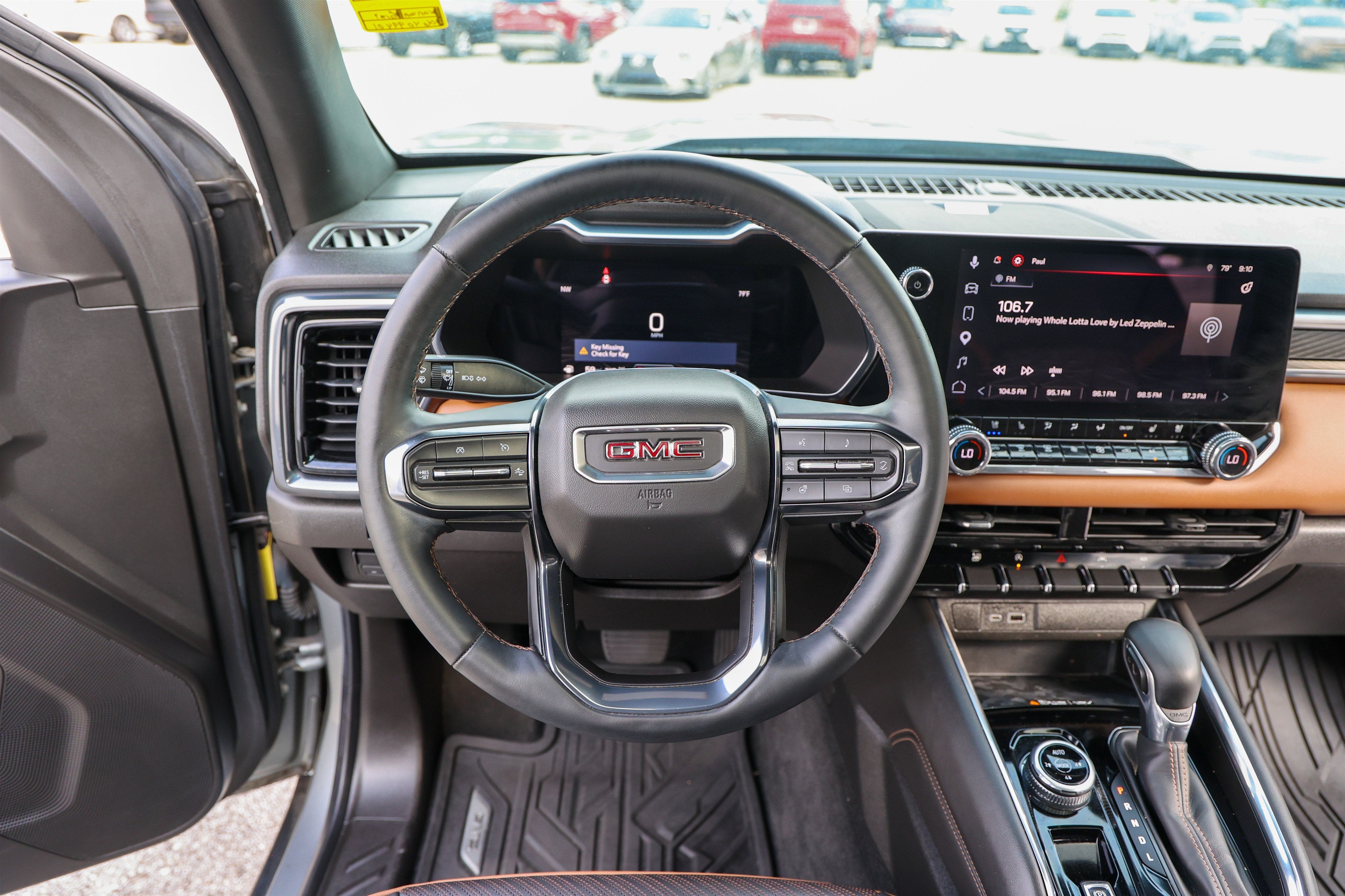 2023 GMC Canyon 4WD AT4