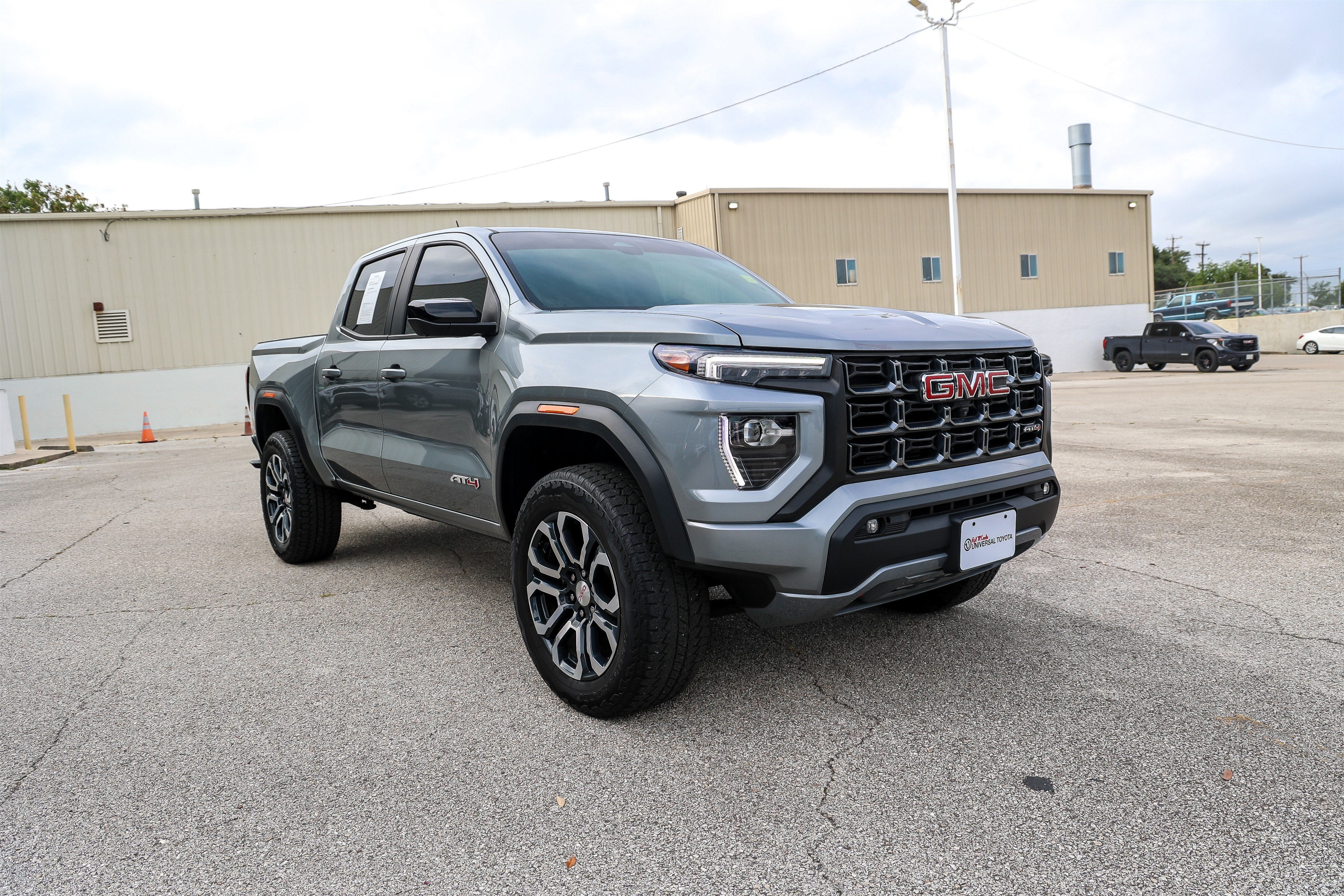 2023 GMC Canyon 4WD AT4