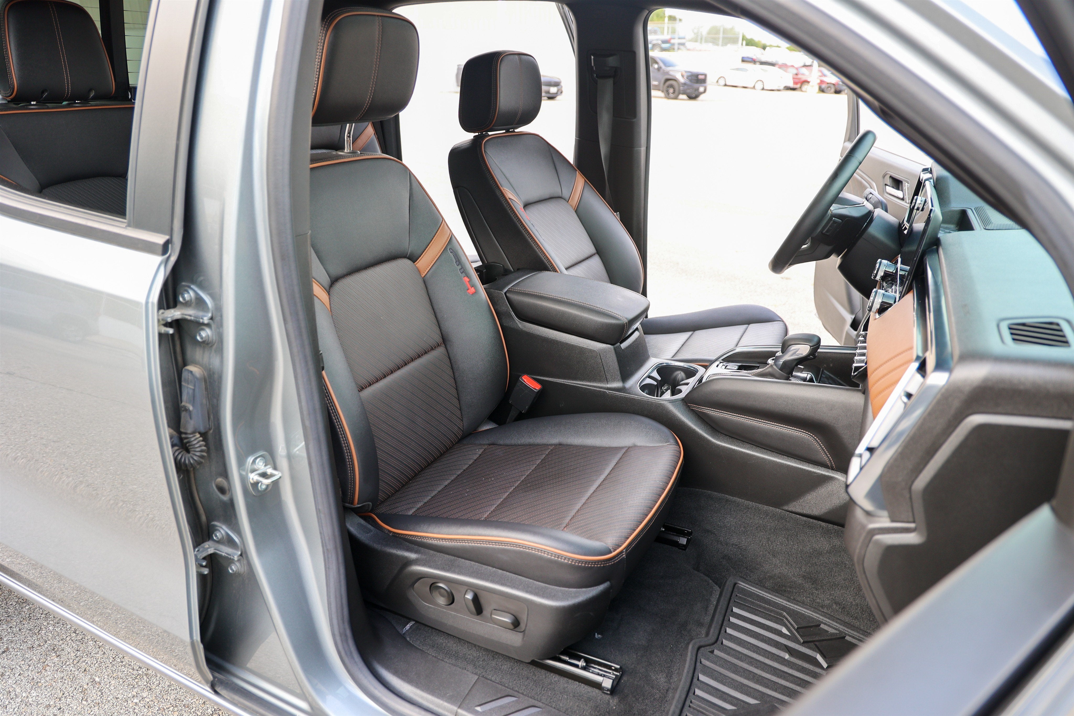2023 GMC Canyon 4WD AT4