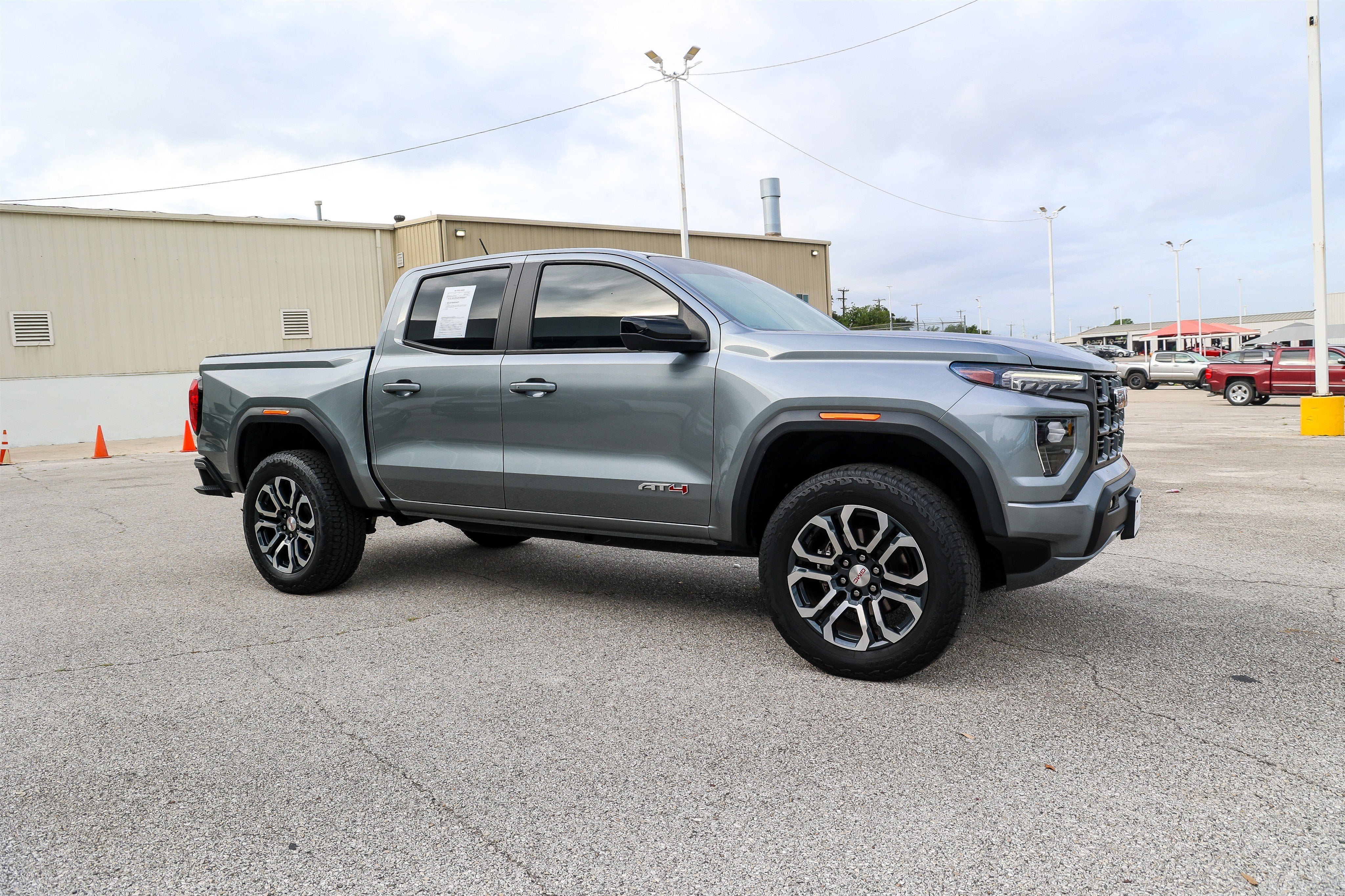 2023 GMC Canyon 4WD AT4