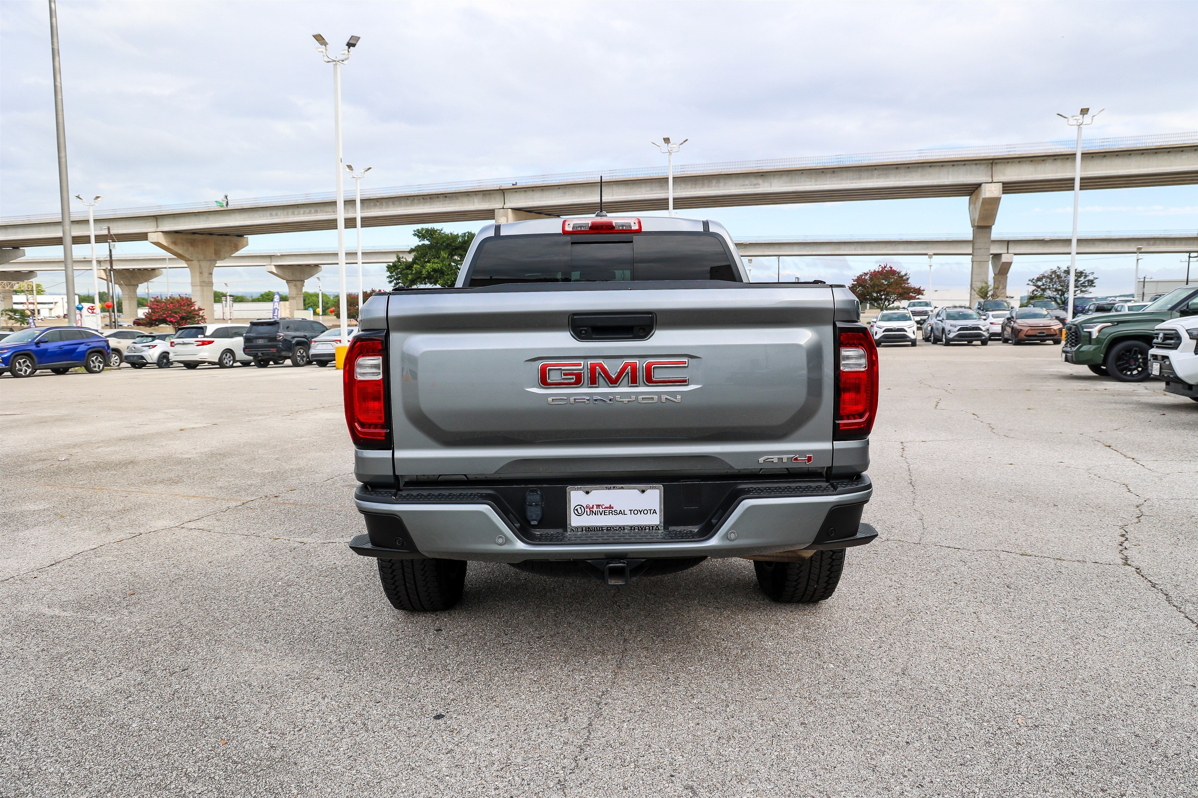 2023 GMC Canyon 4WD AT4