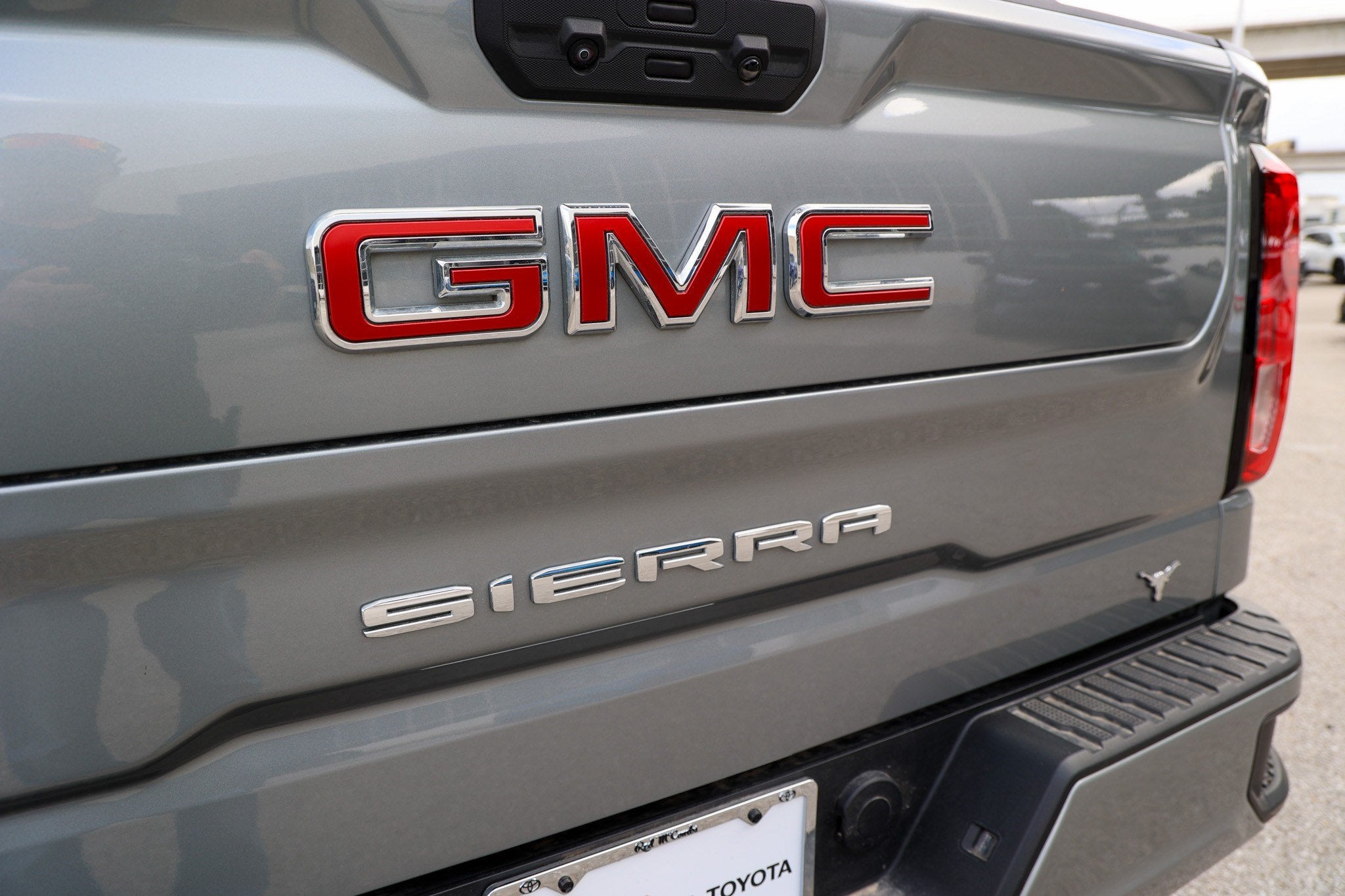 2024 GMC Sierra Pro