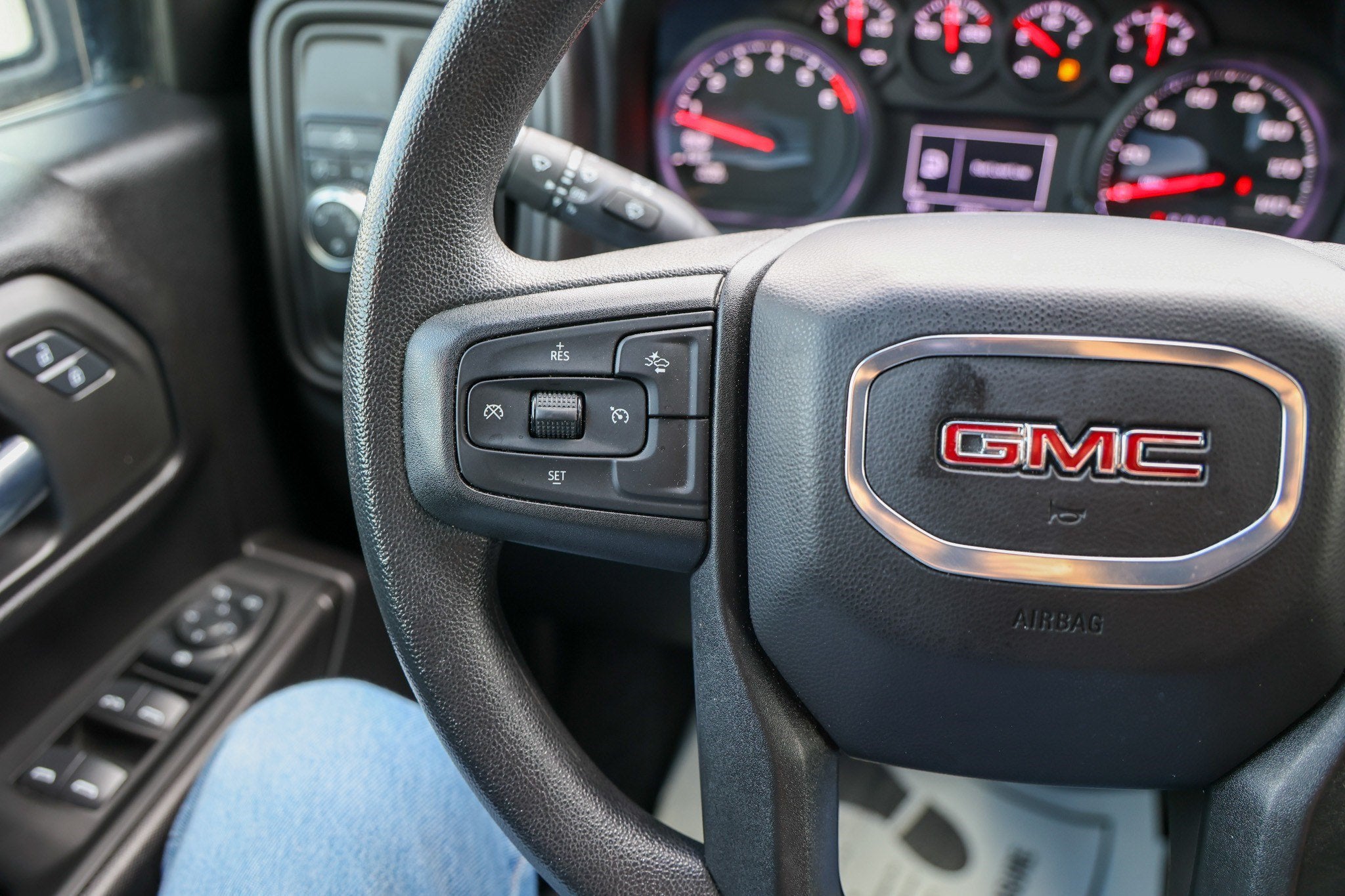 2024 GMC Sierra Pro