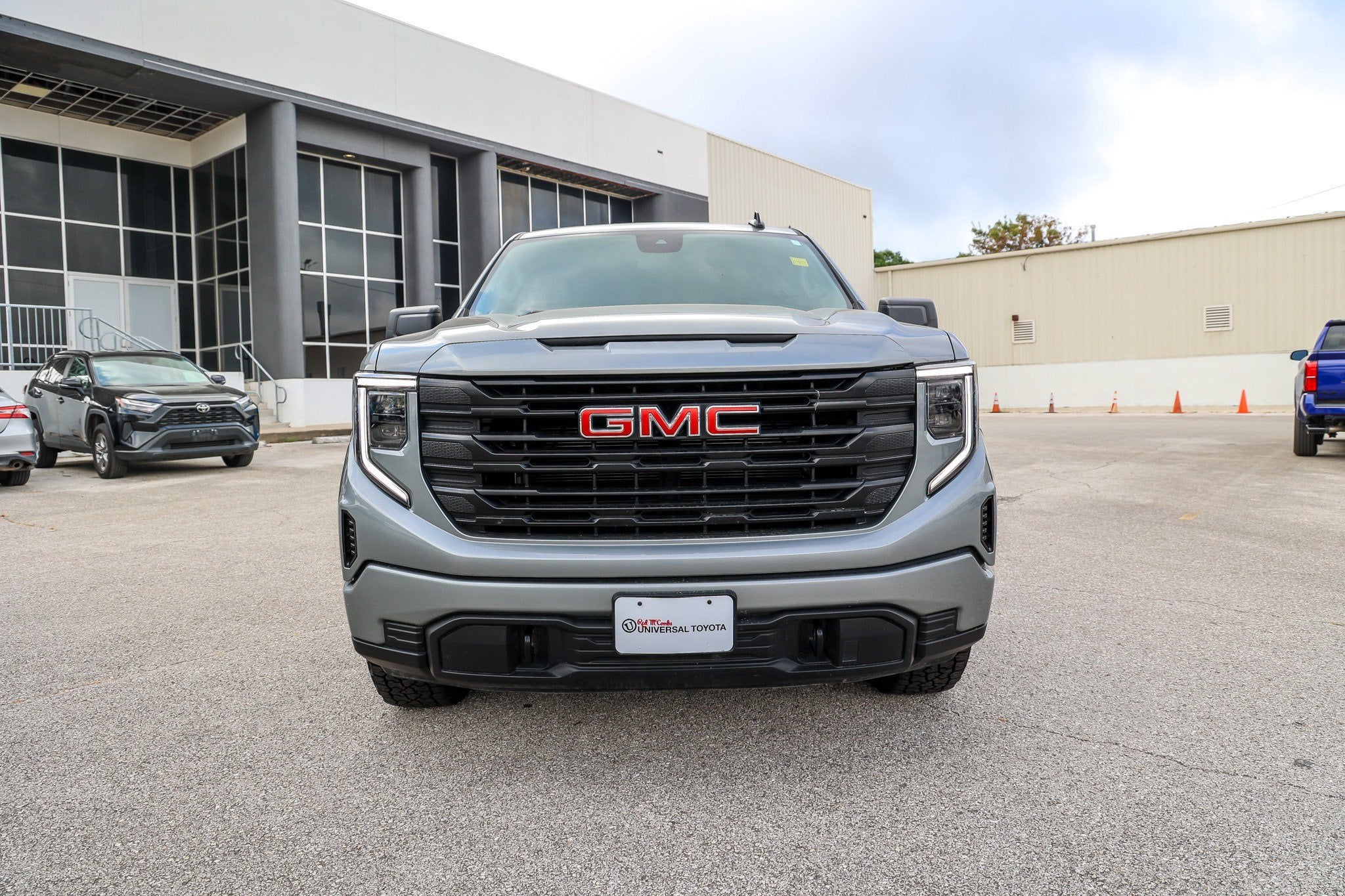 2024 GMC Sierra Pro