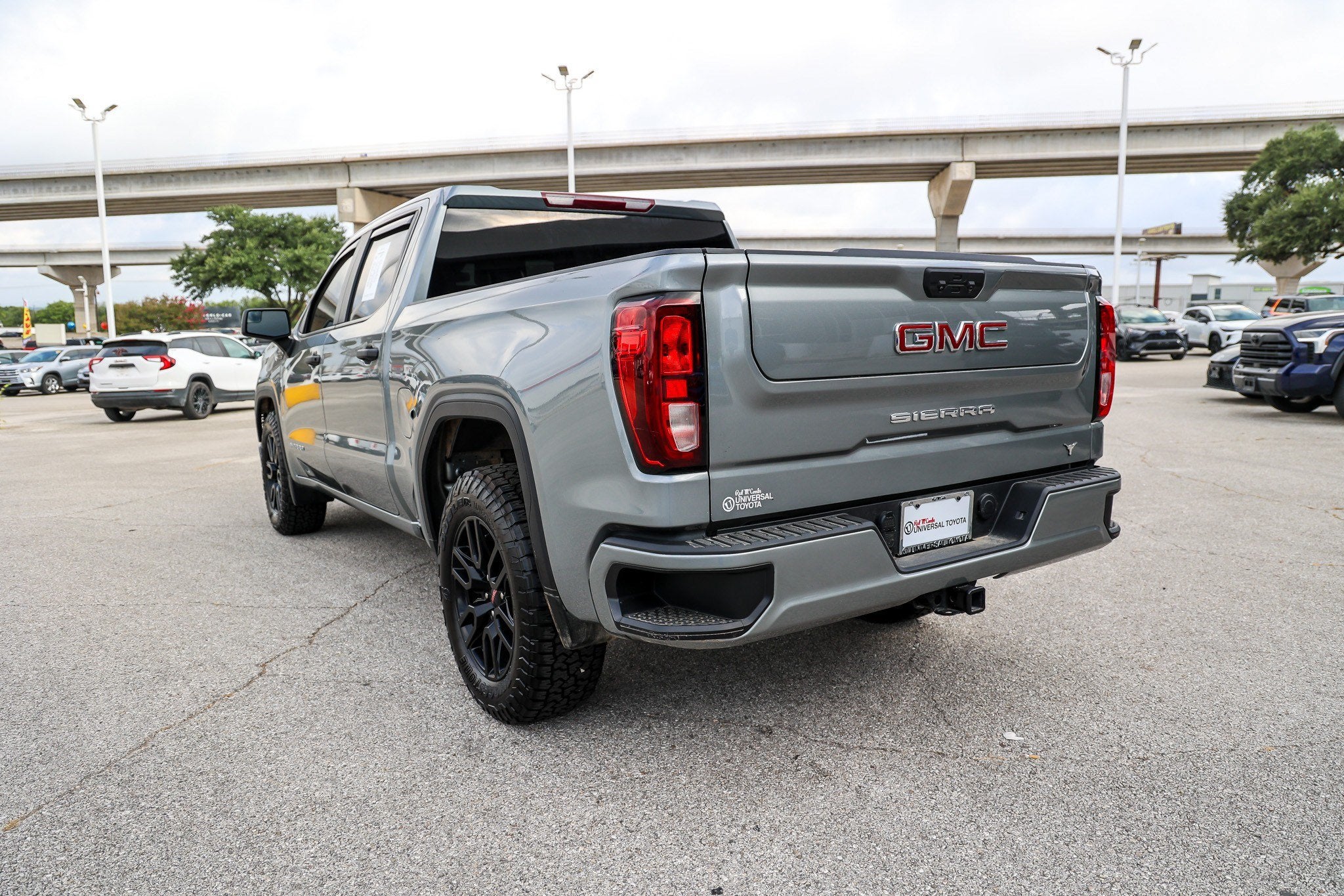 2024 GMC Sierra Pro