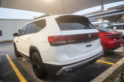 2024 Volkswagen Atlas 2.0T Peak Edition SE w/Technology