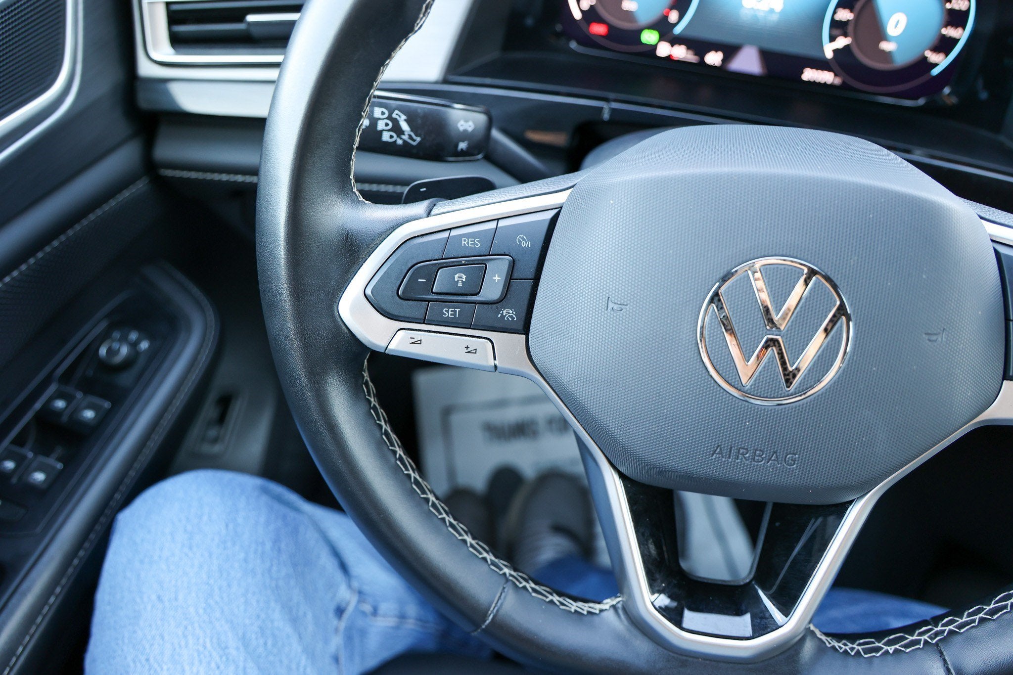 2025 Volkswagen Atlas Cross Sport 2.0T SE w/Technology