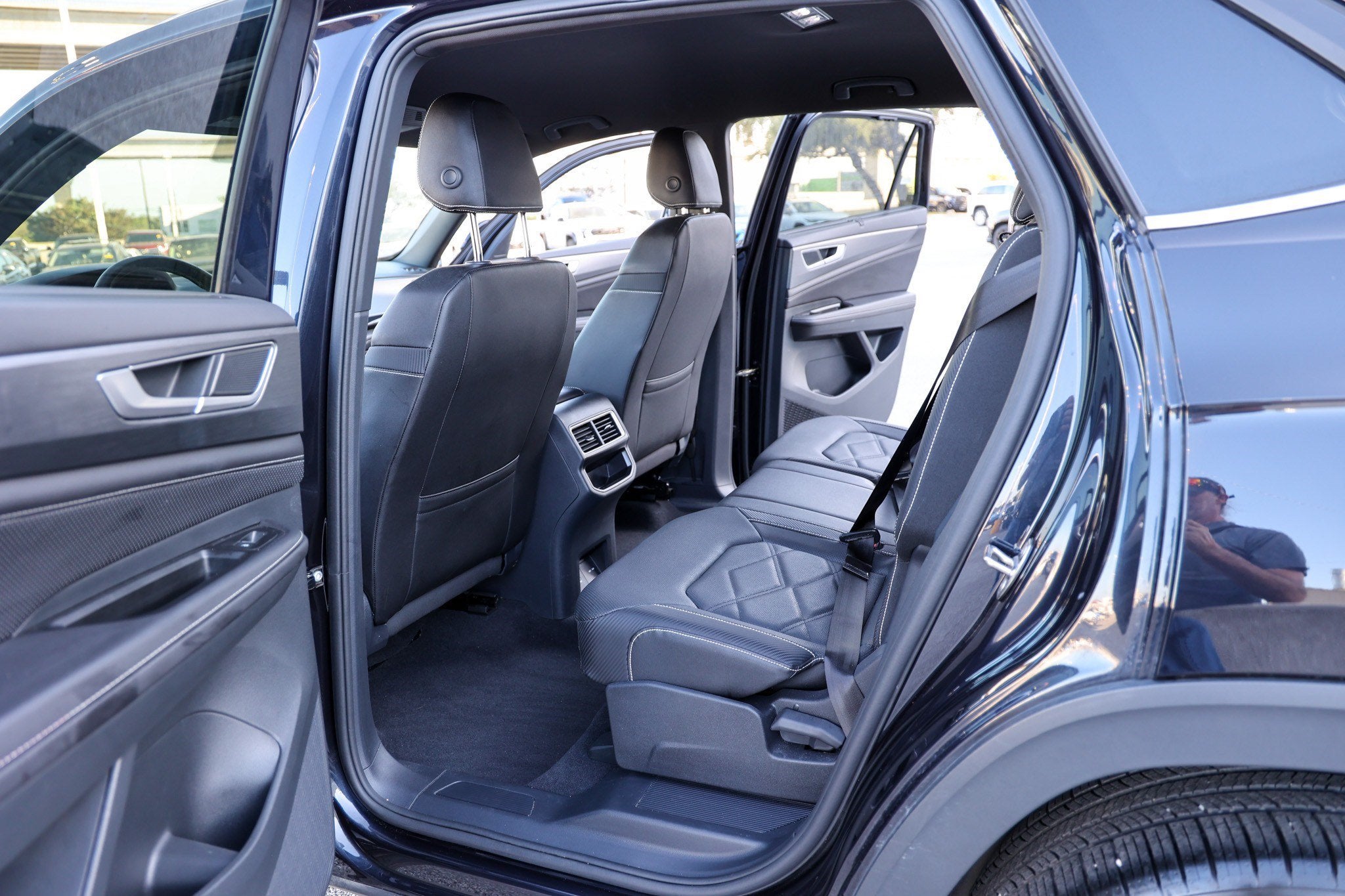 2025 Volkswagen Atlas Cross Sport 2.0T SE w/Technology