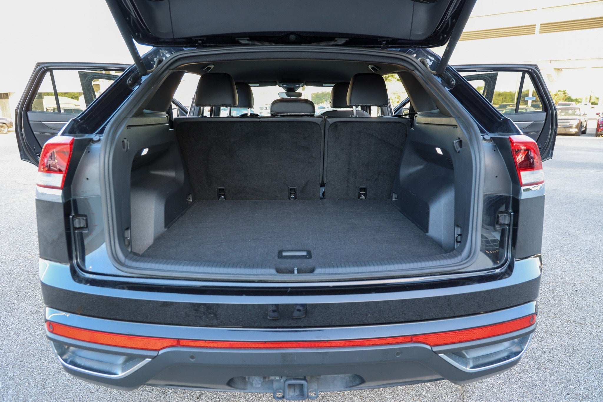 2025 Volkswagen Atlas Cross Sport 2.0T SE w/Technology