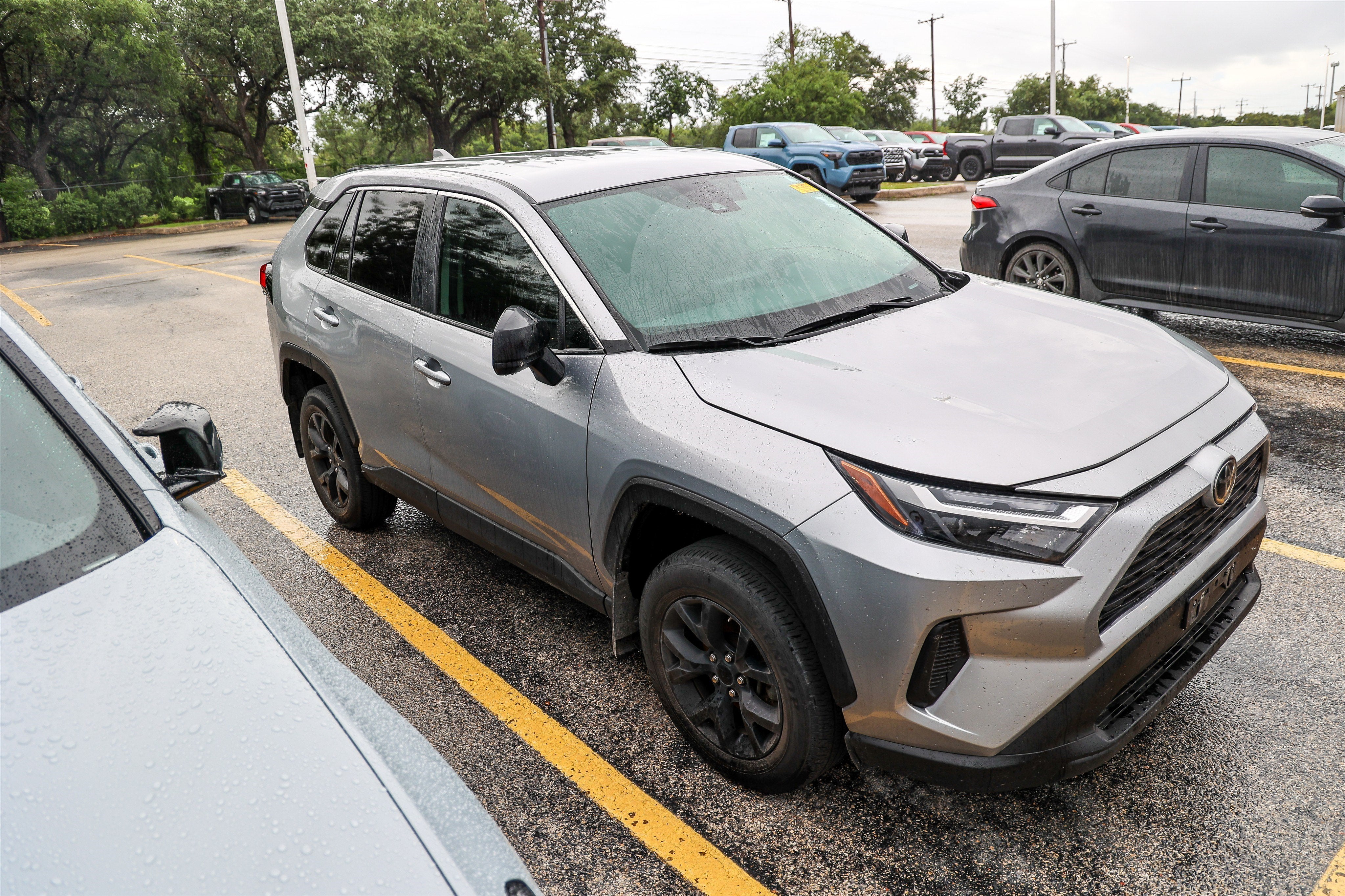 2024 Toyota RAV4 LE