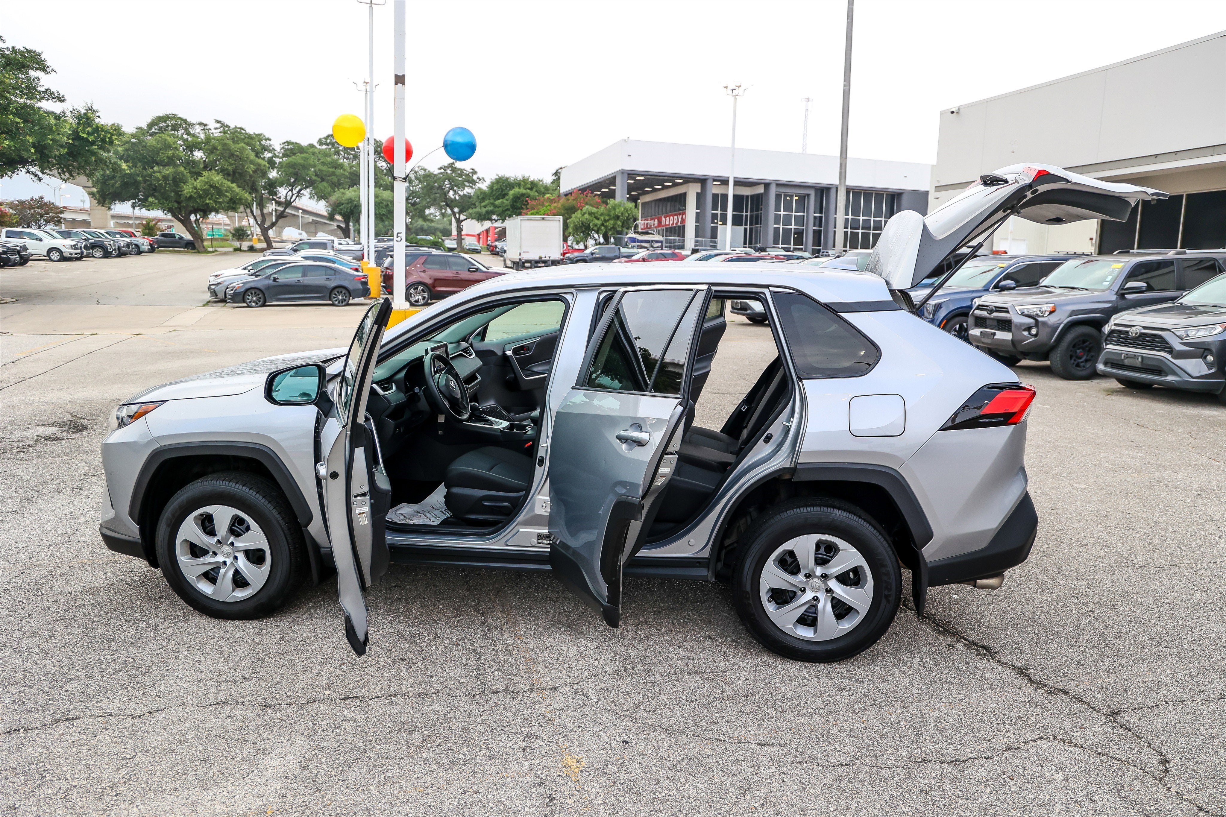 2024 Toyota RAV4 LE