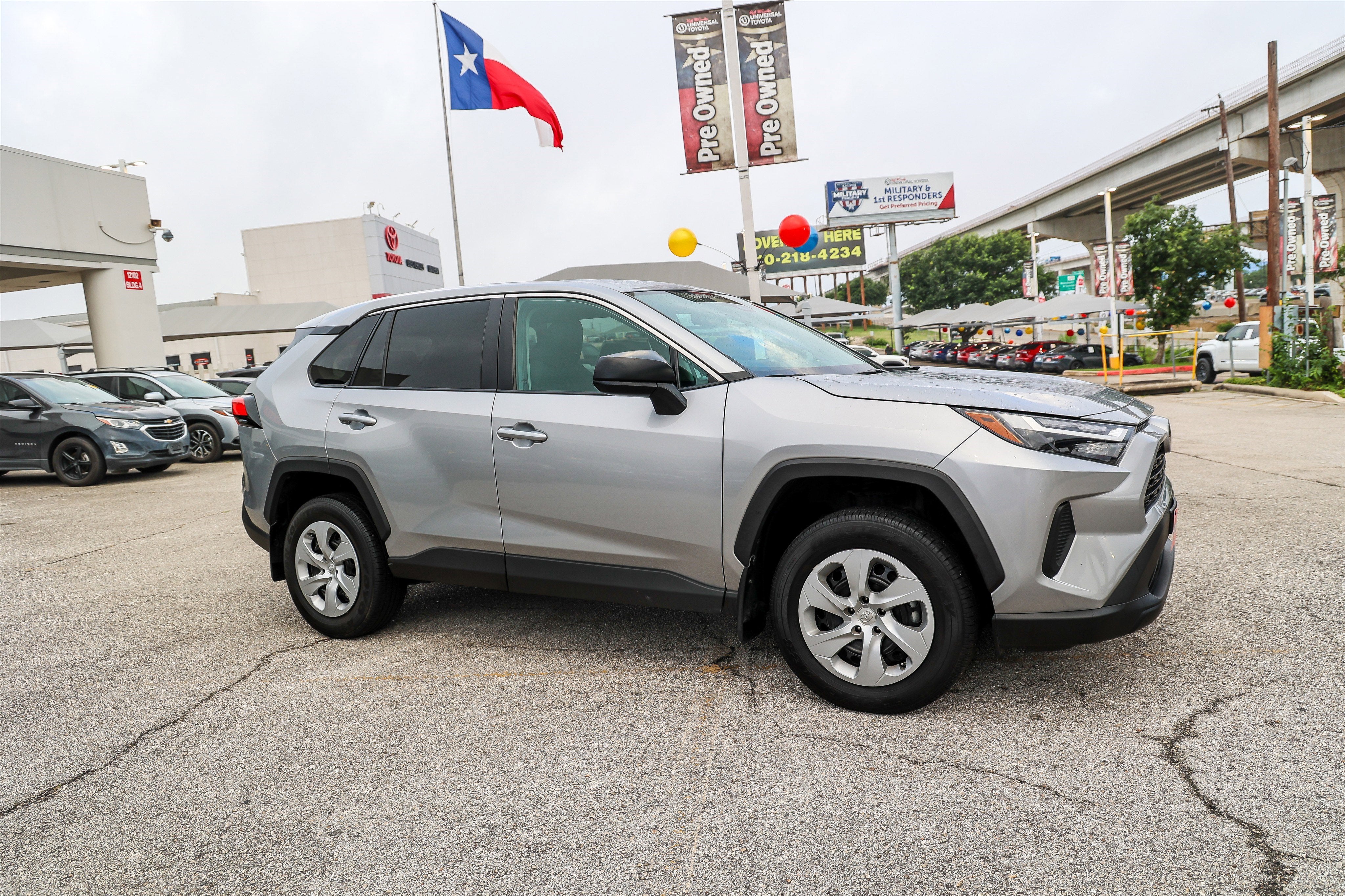 2024 Toyota RAV4 LE