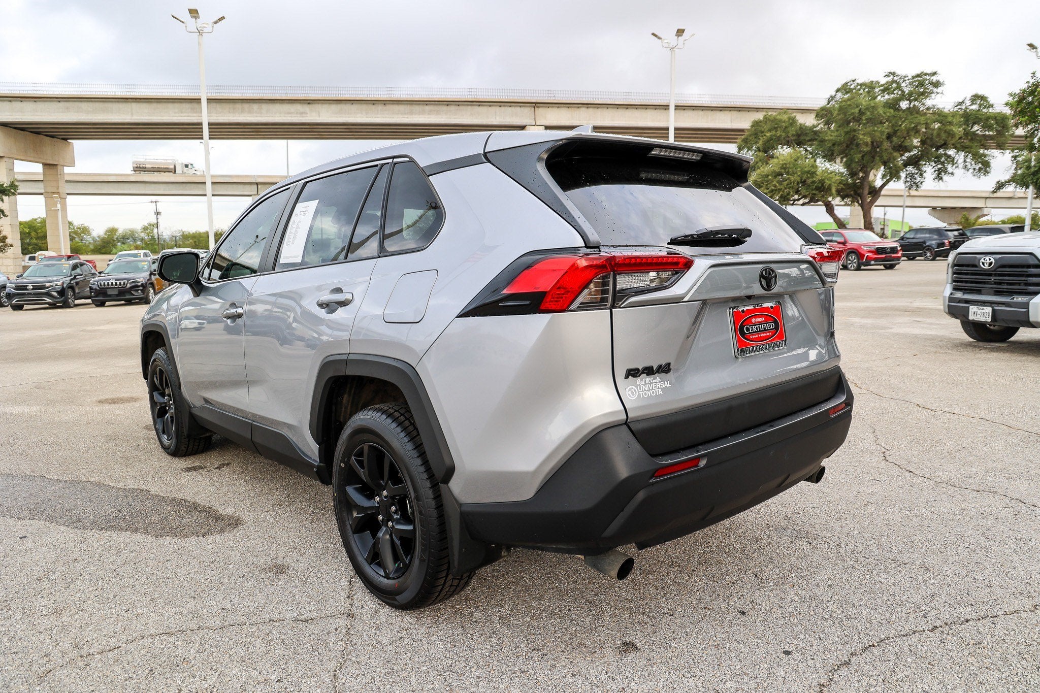 2024 Toyota RAV4 LE