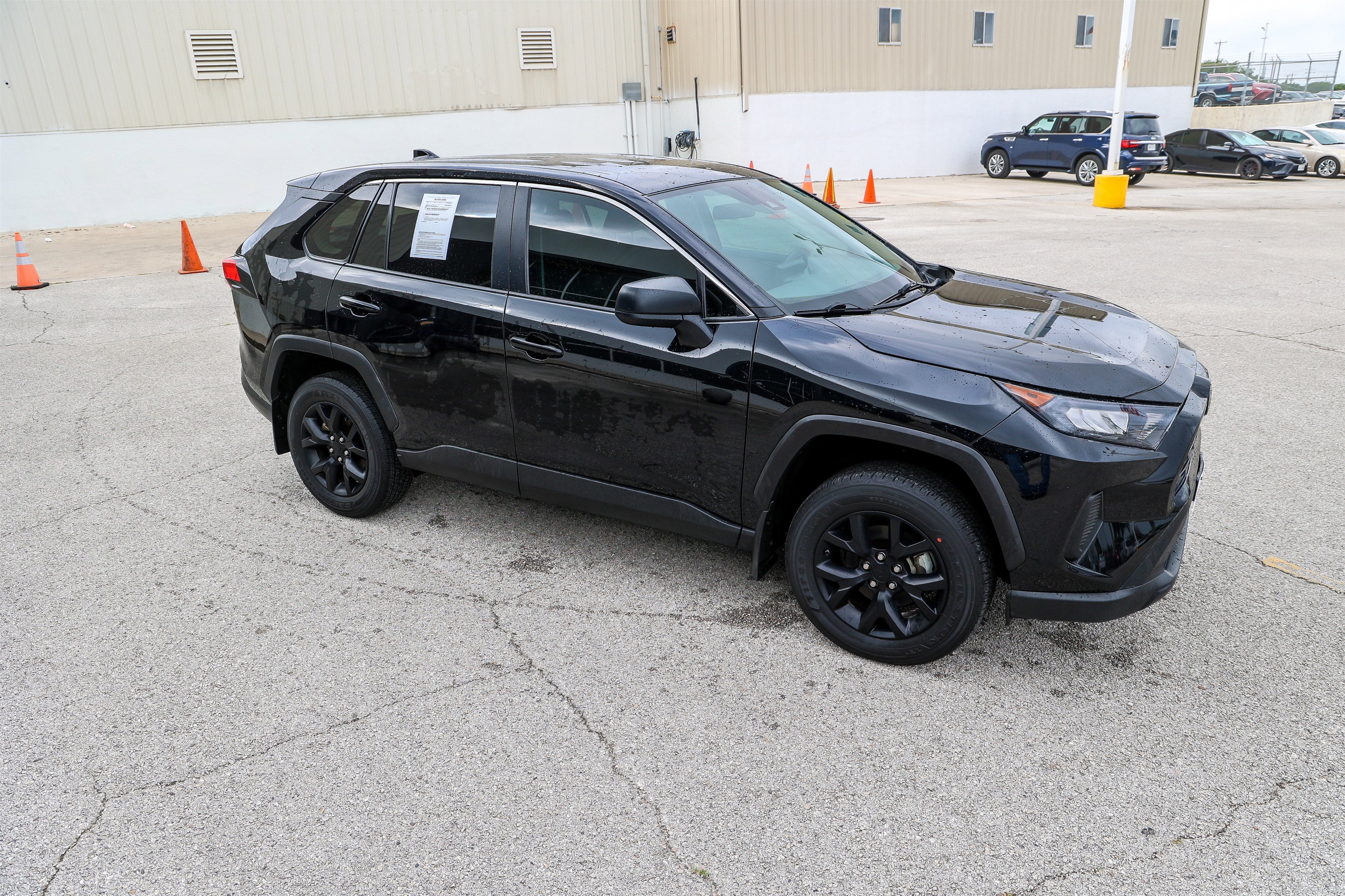 2022 Toyota RAV4 LE