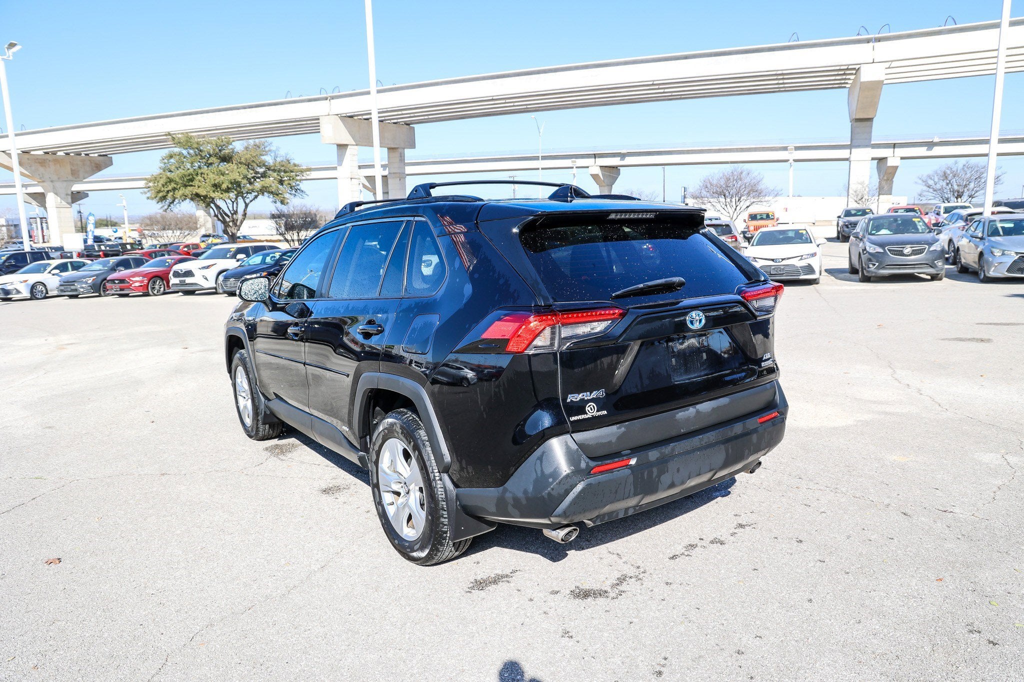 2021 Toyota RAV4 HYBRID Hybrid XLE