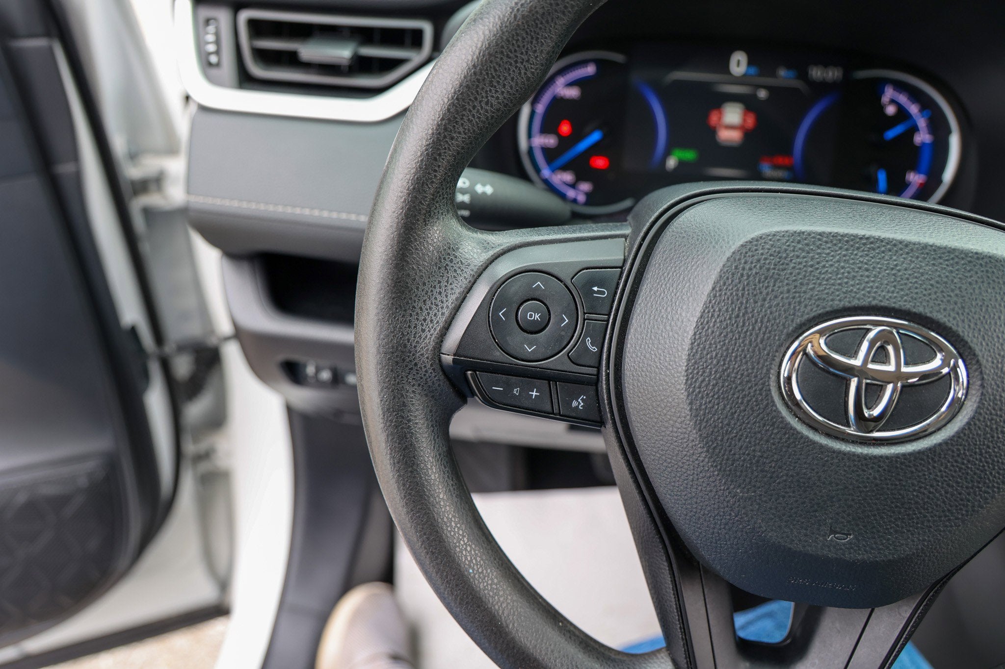 2024 Toyota RAV4 HYBRID Hybrid XLE