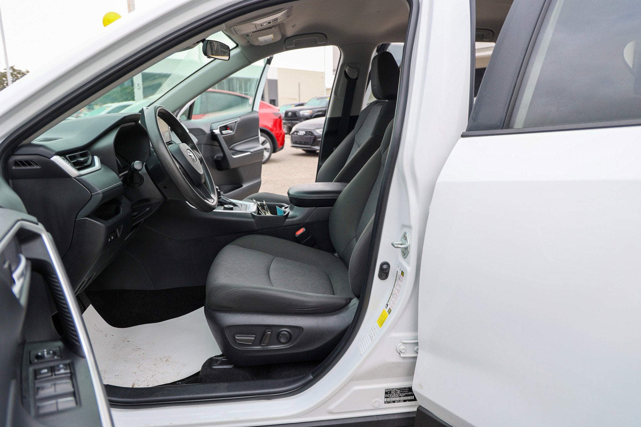 2024 Toyota RAV4 HYBRID Hybrid XLE