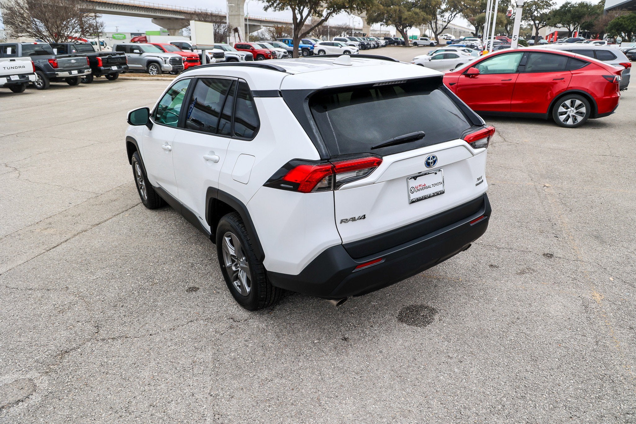 2024 Toyota RAV4 HYBRID Hybrid XLE