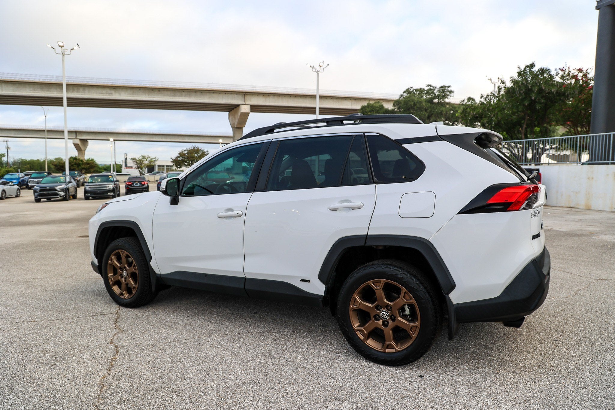 2023 Toyota RAV4 Hybrid Hybrid XLE
