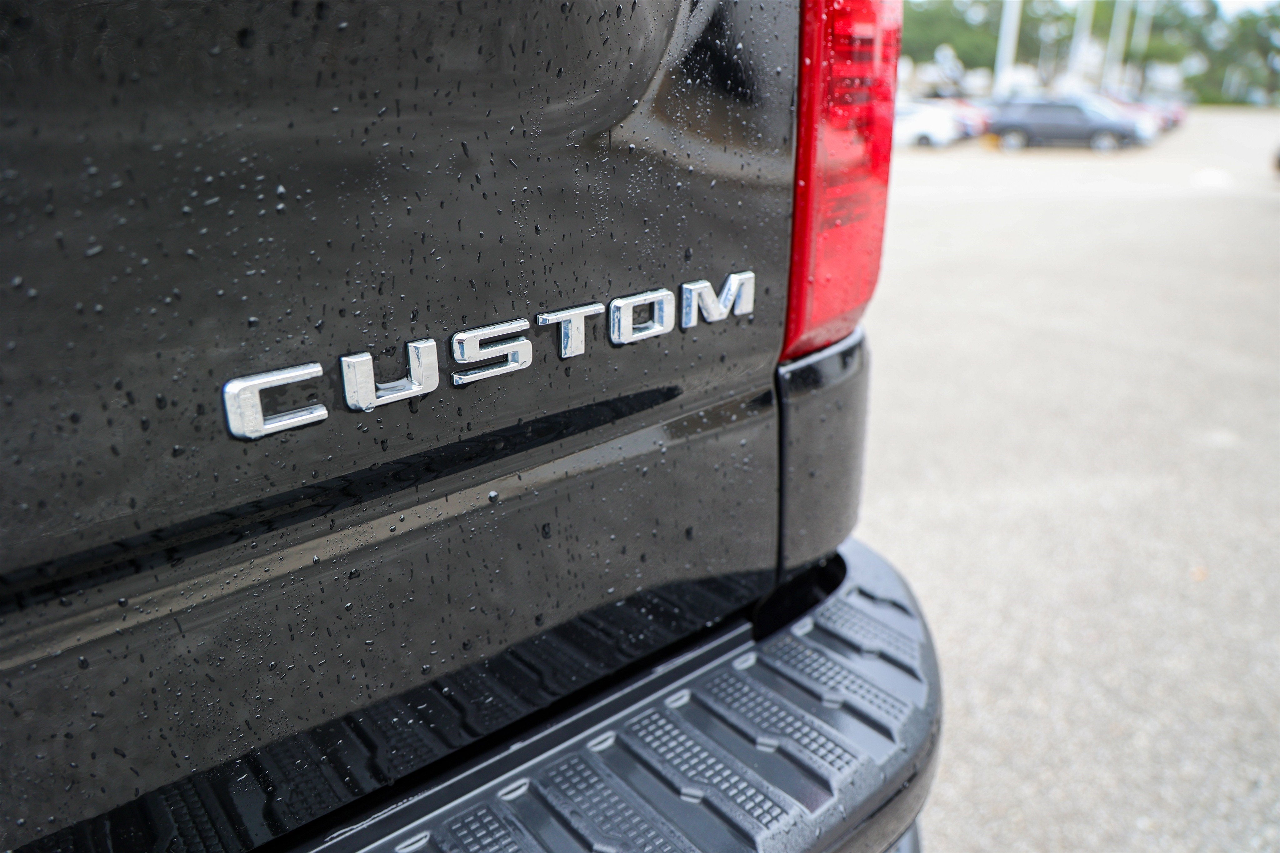 2024 Chevrolet Silverado Custom