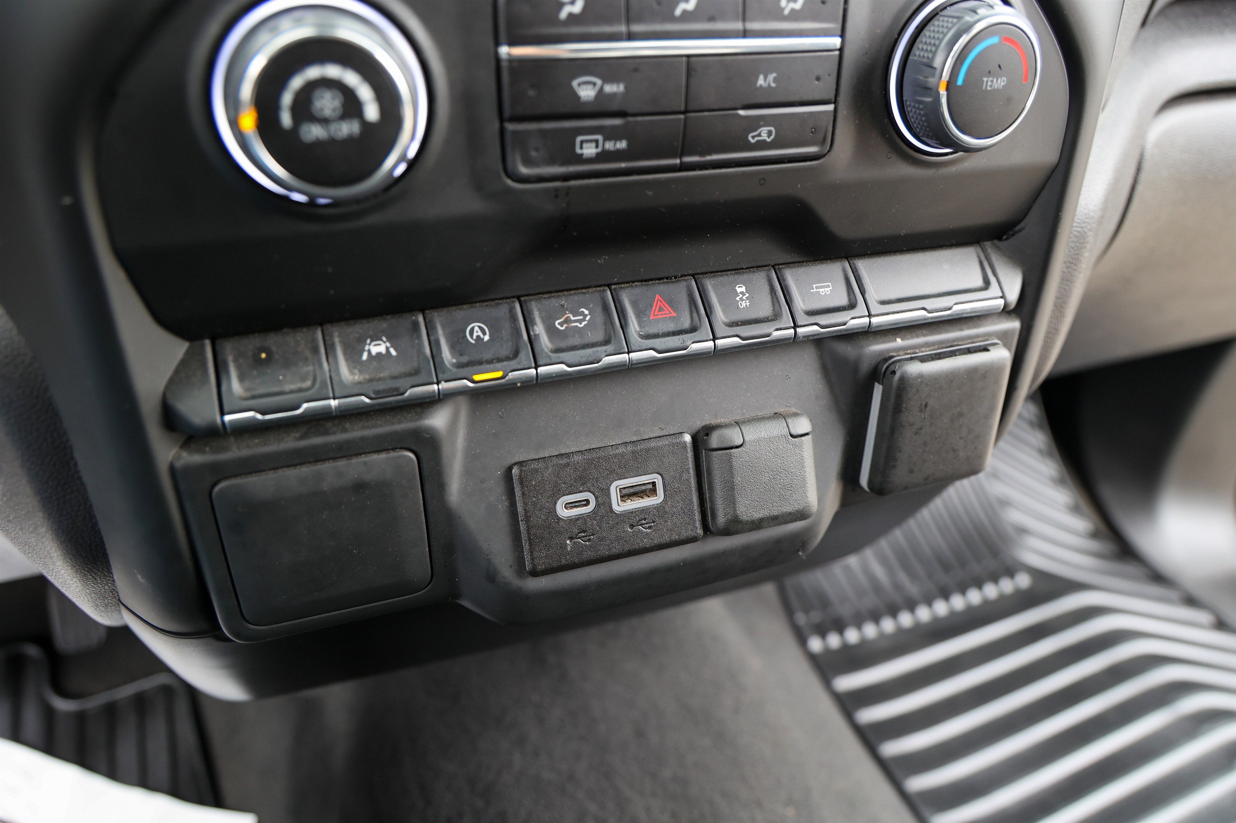 2024 Chevrolet Silverado Custom