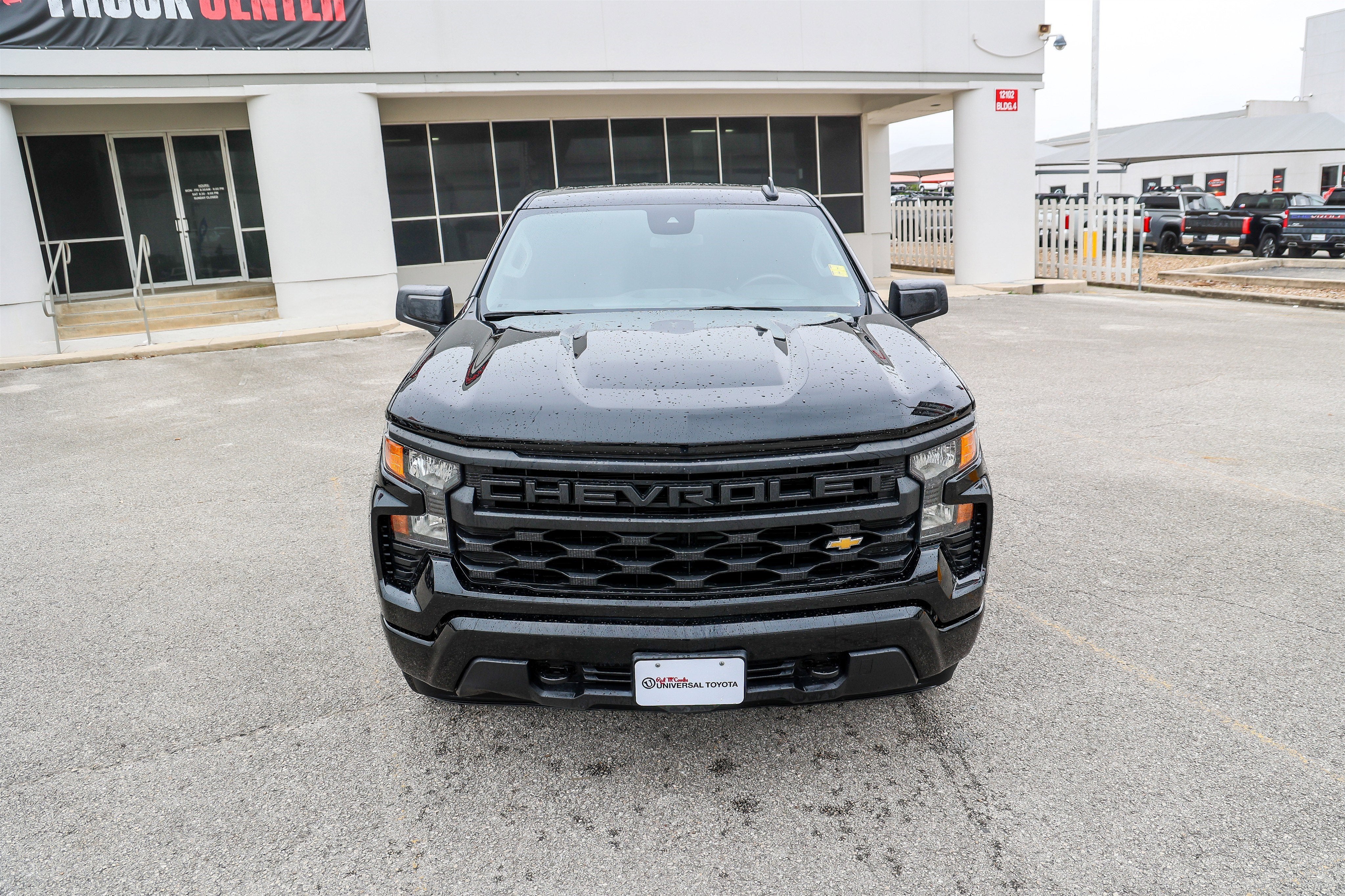 2024 Chevrolet Silverado Custom