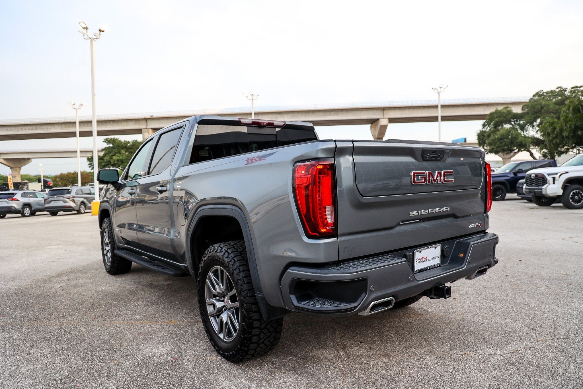 2021 GMC Sierra AT4