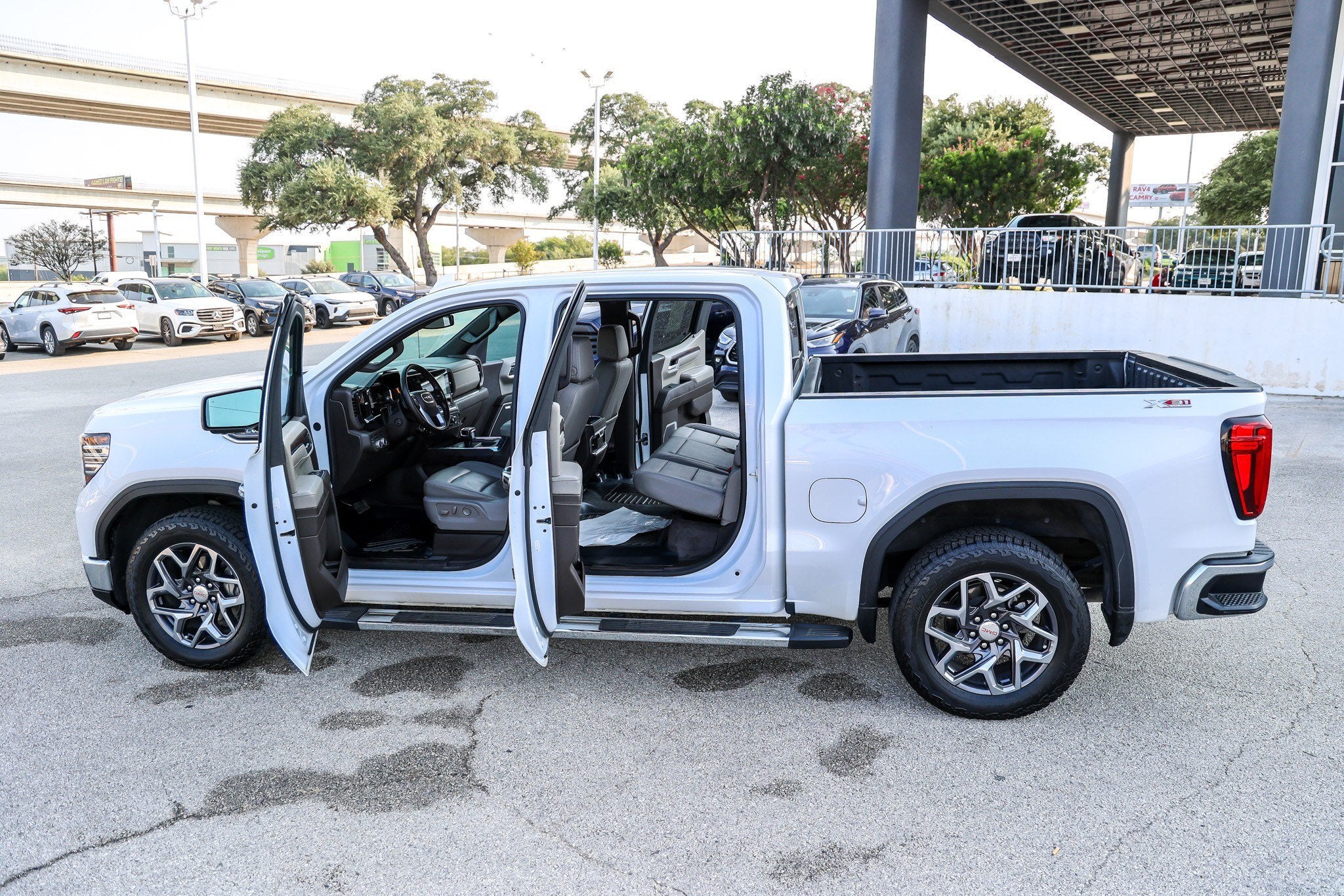 2024 GMC Sierra SLT