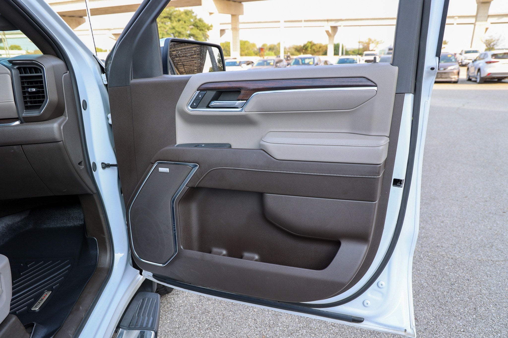 2024 GMC Sierra SLT
