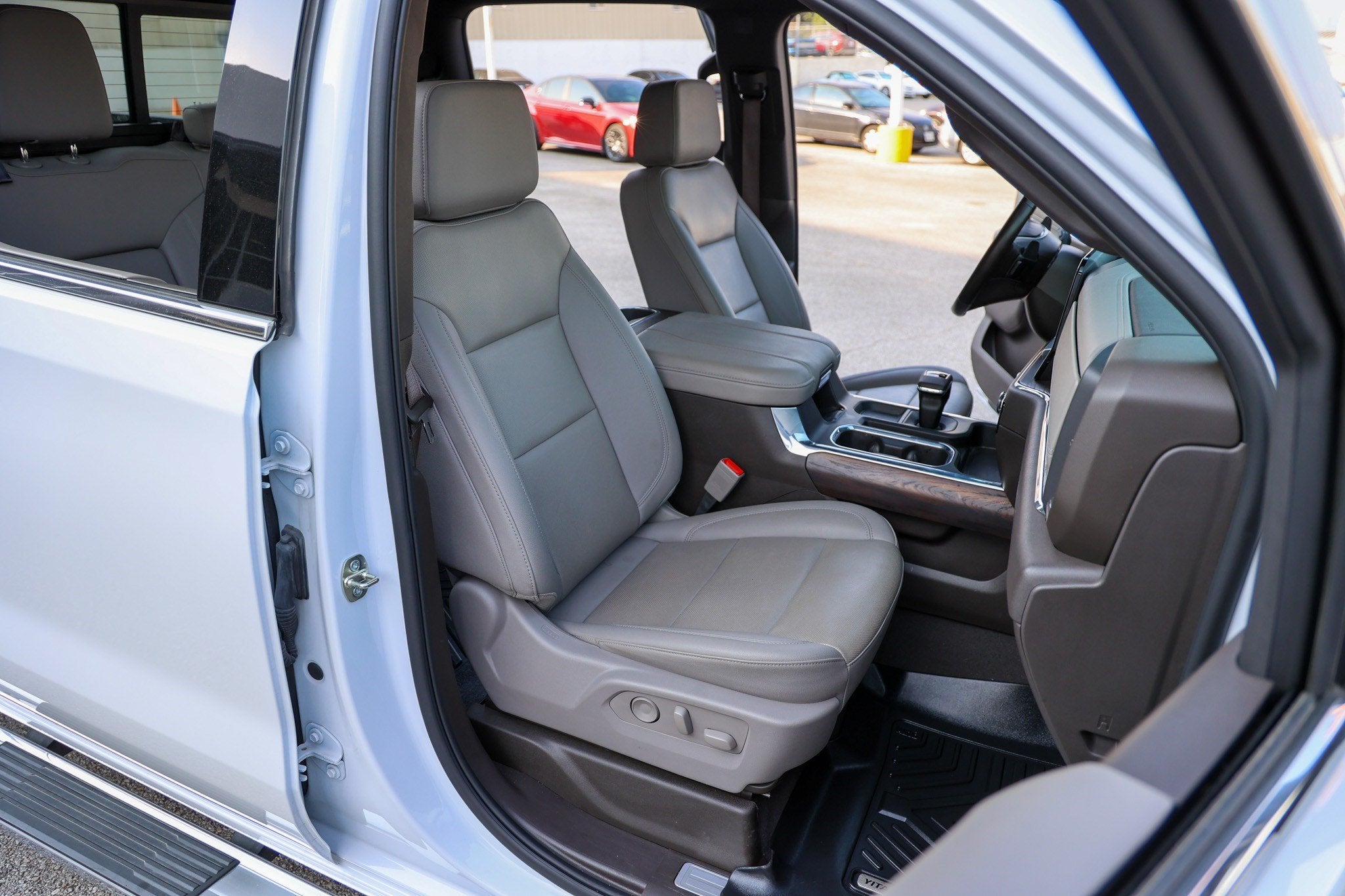 2024 GMC Sierra SLT