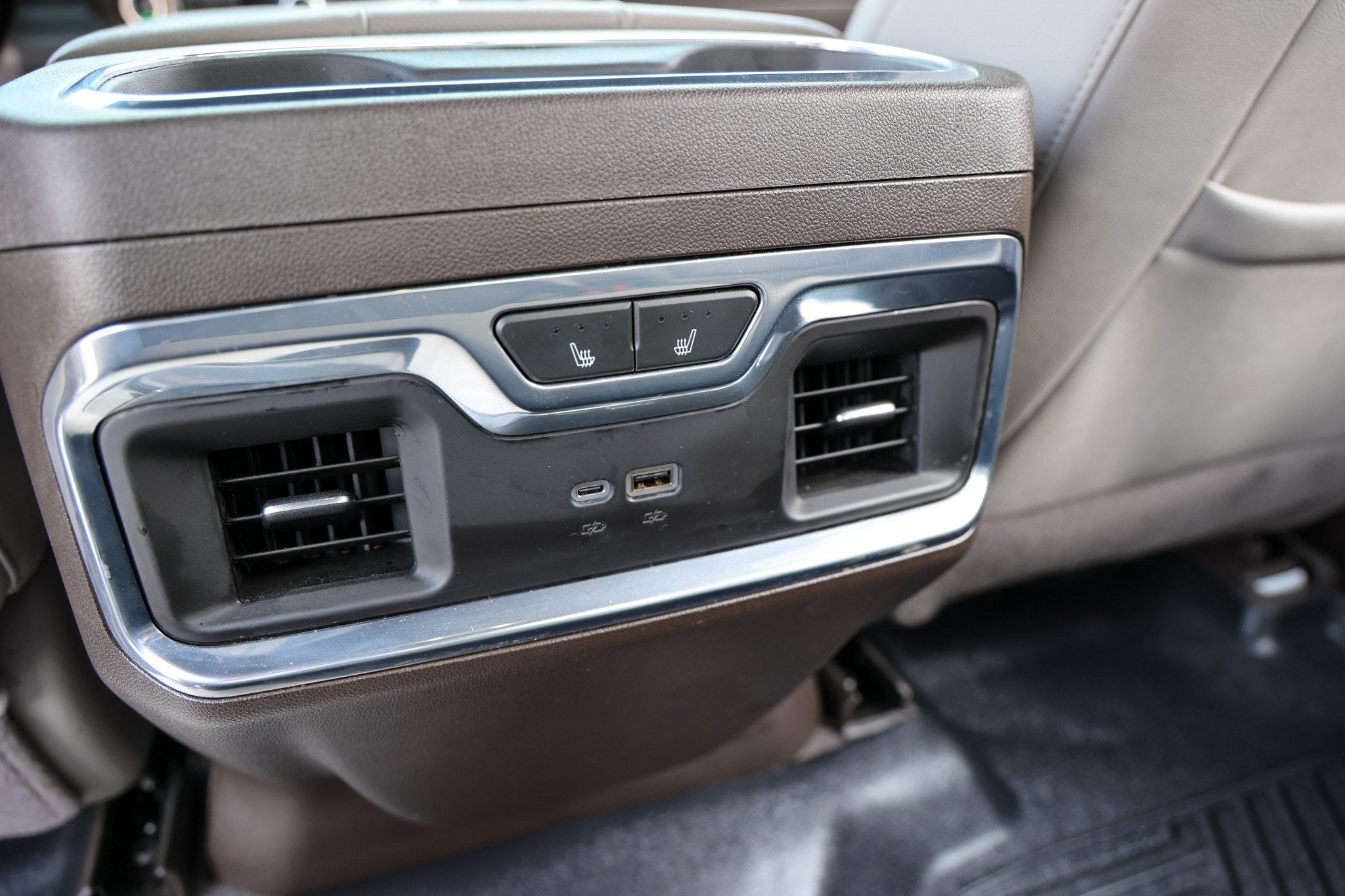2024 GMC Sierra SLT