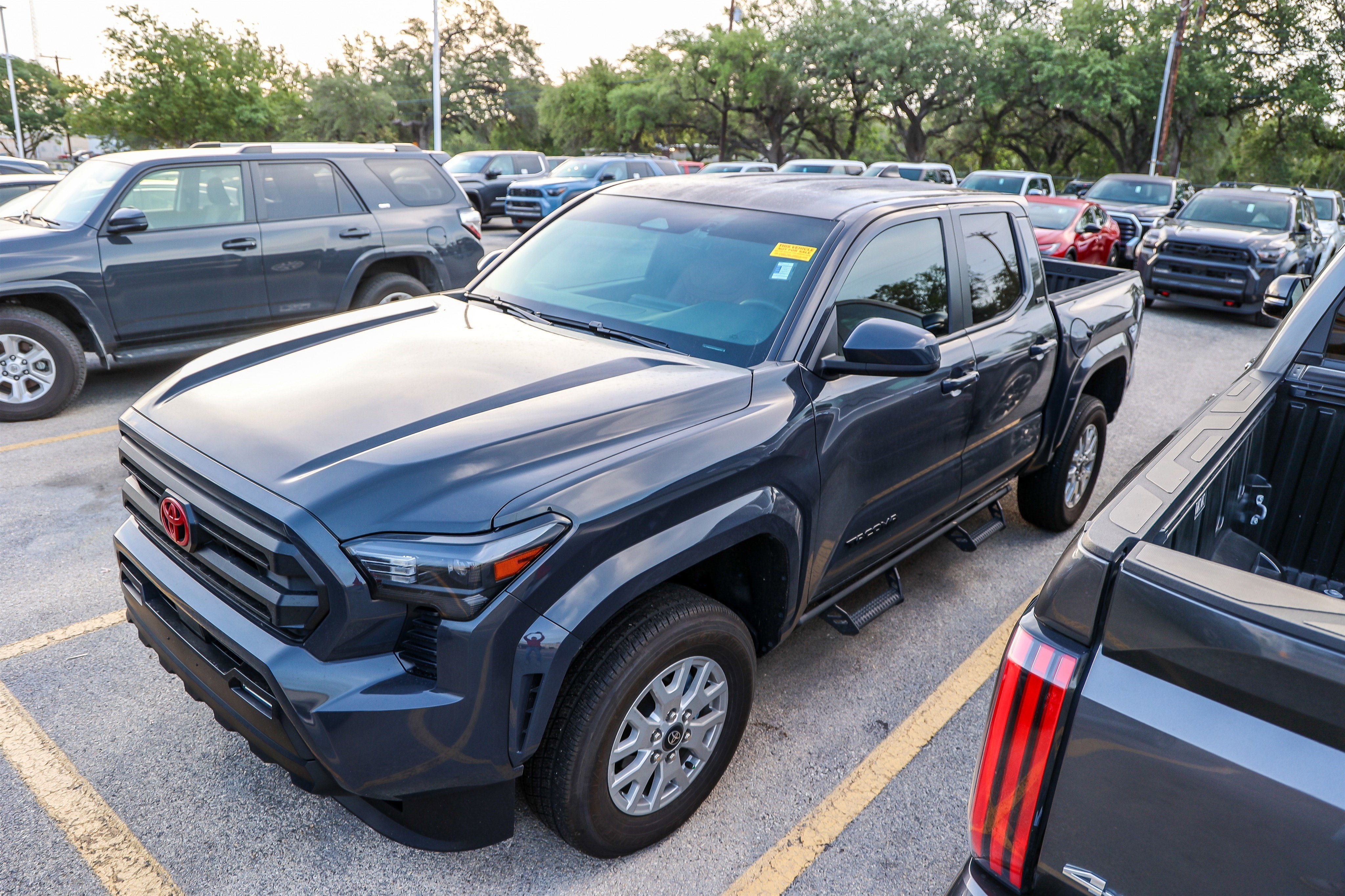 2025 Toyota TACOMA SR5 SR5
