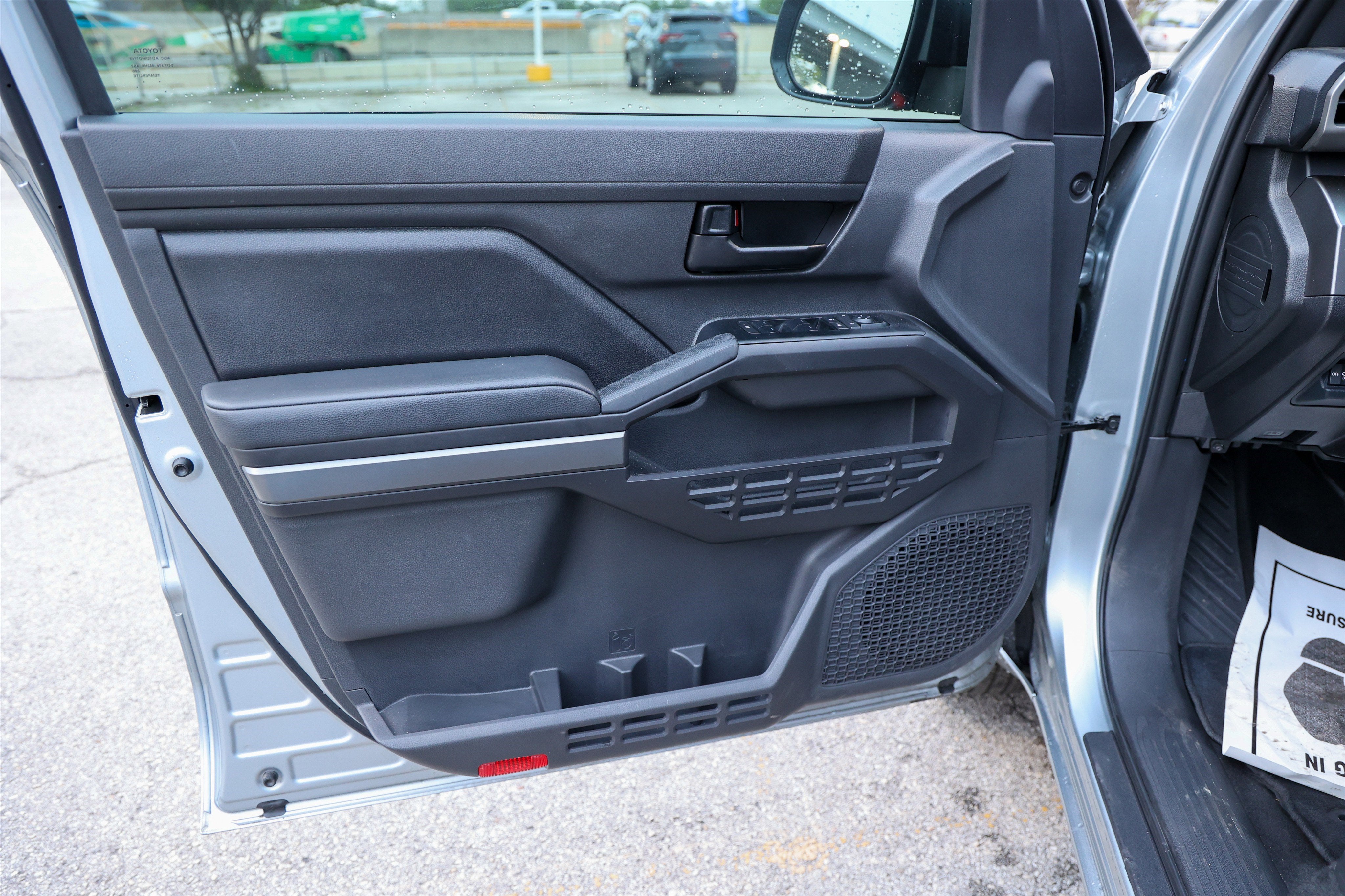 2025 Toyota TACOMA SR5 SR5