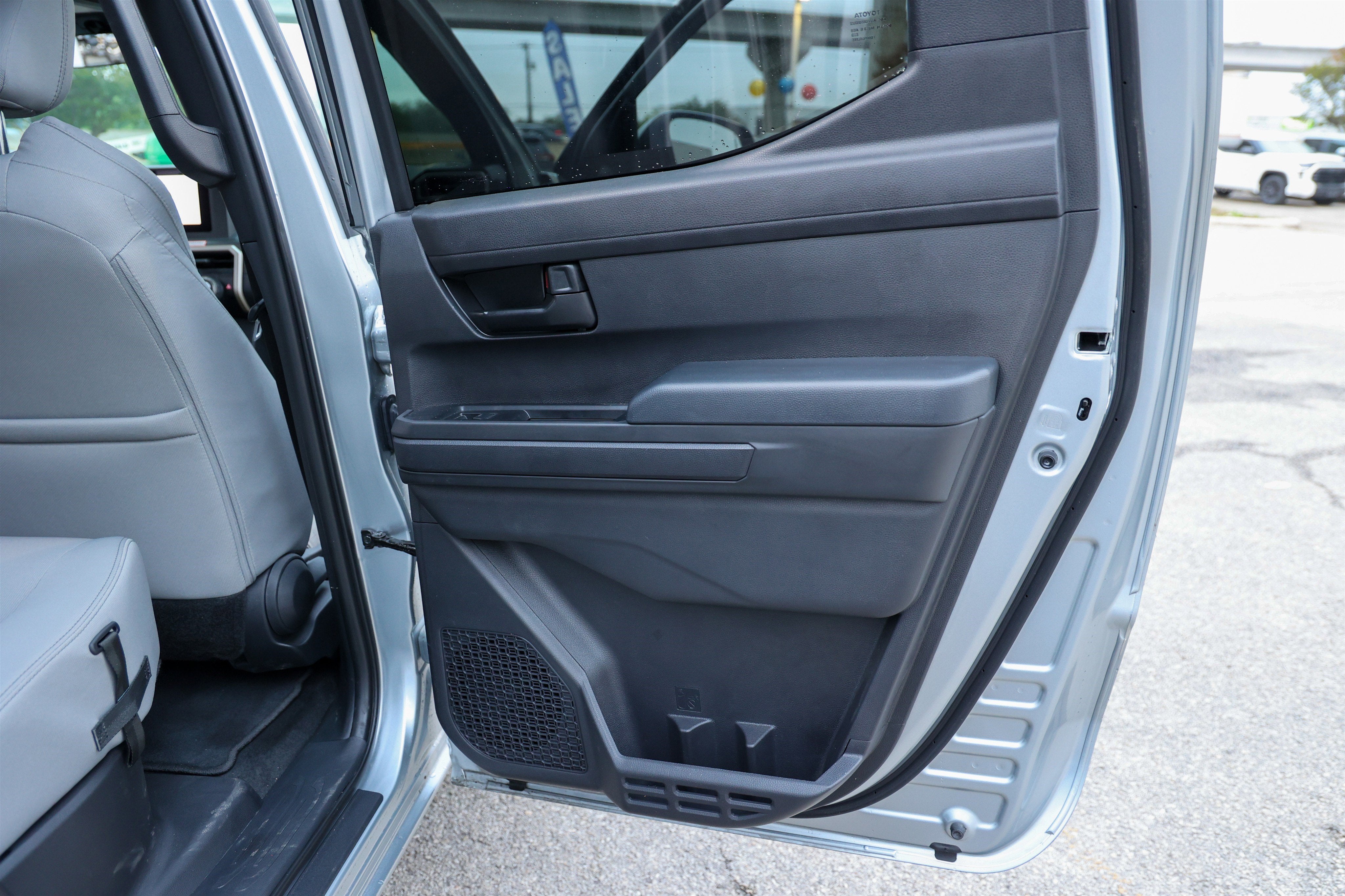 2025 Toyota TACOMA SR5 SR5