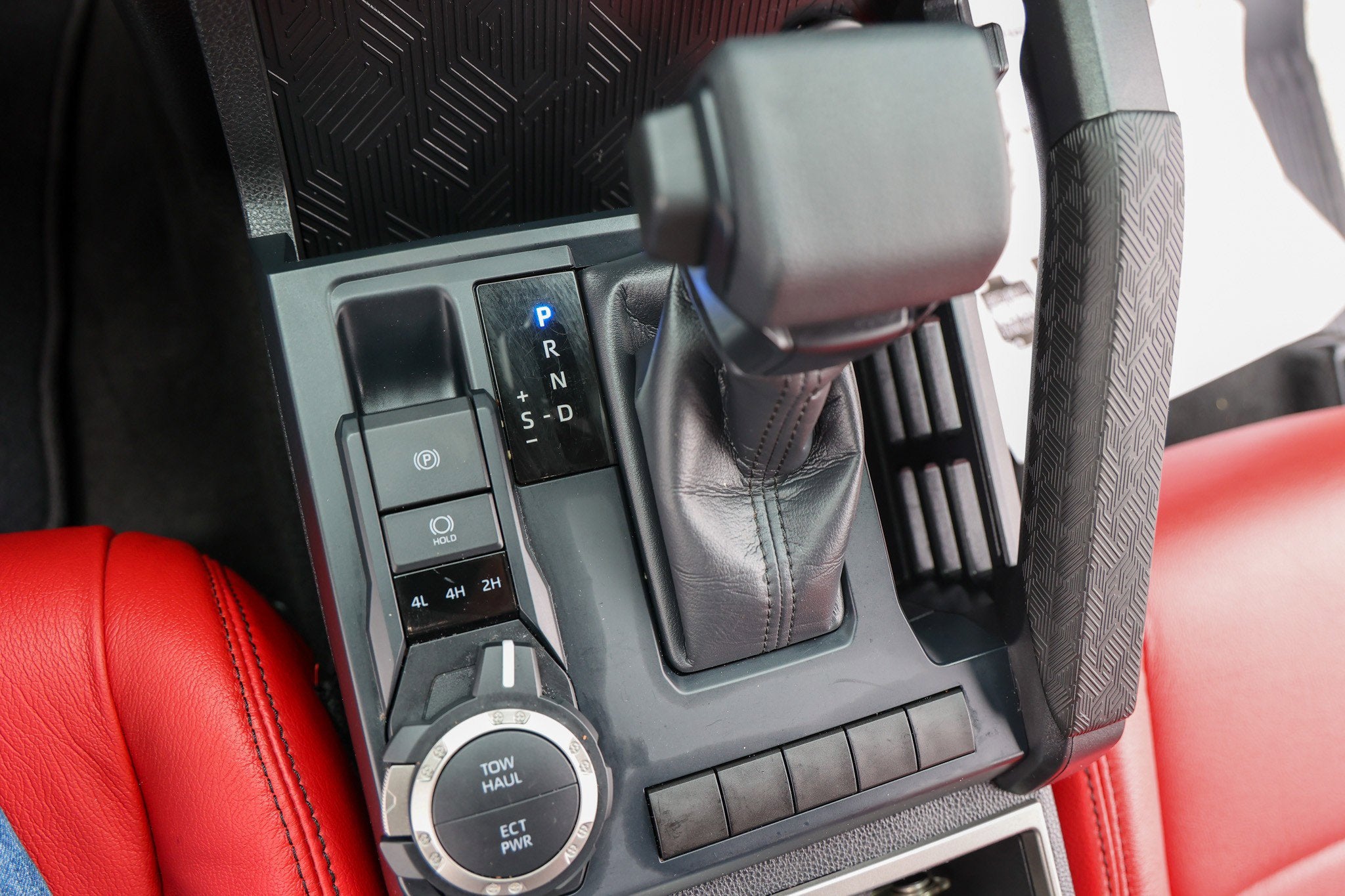 2025 Toyota TACOMA SR5 SR5