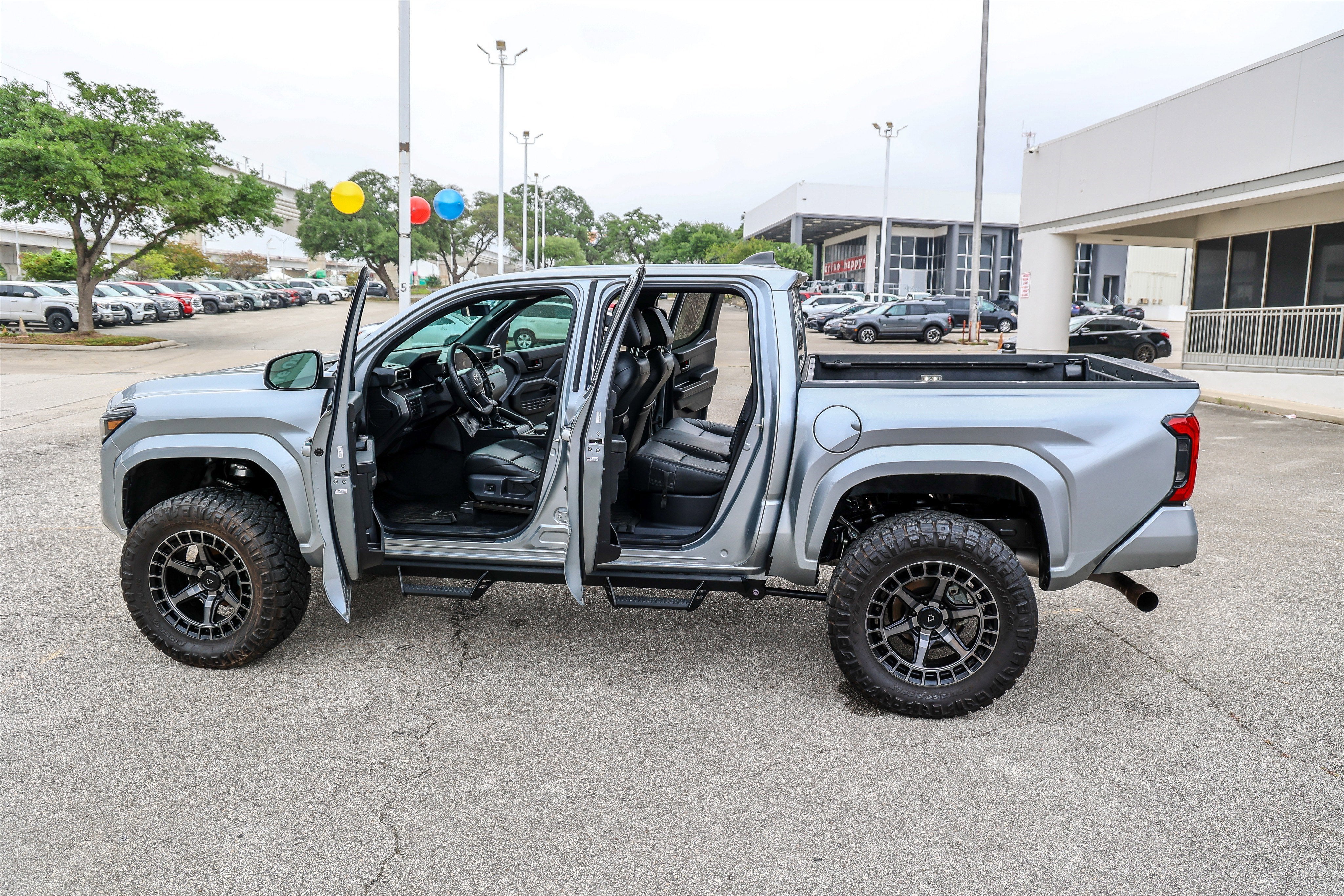 2025 Toyota TACOMA SR5 SR5