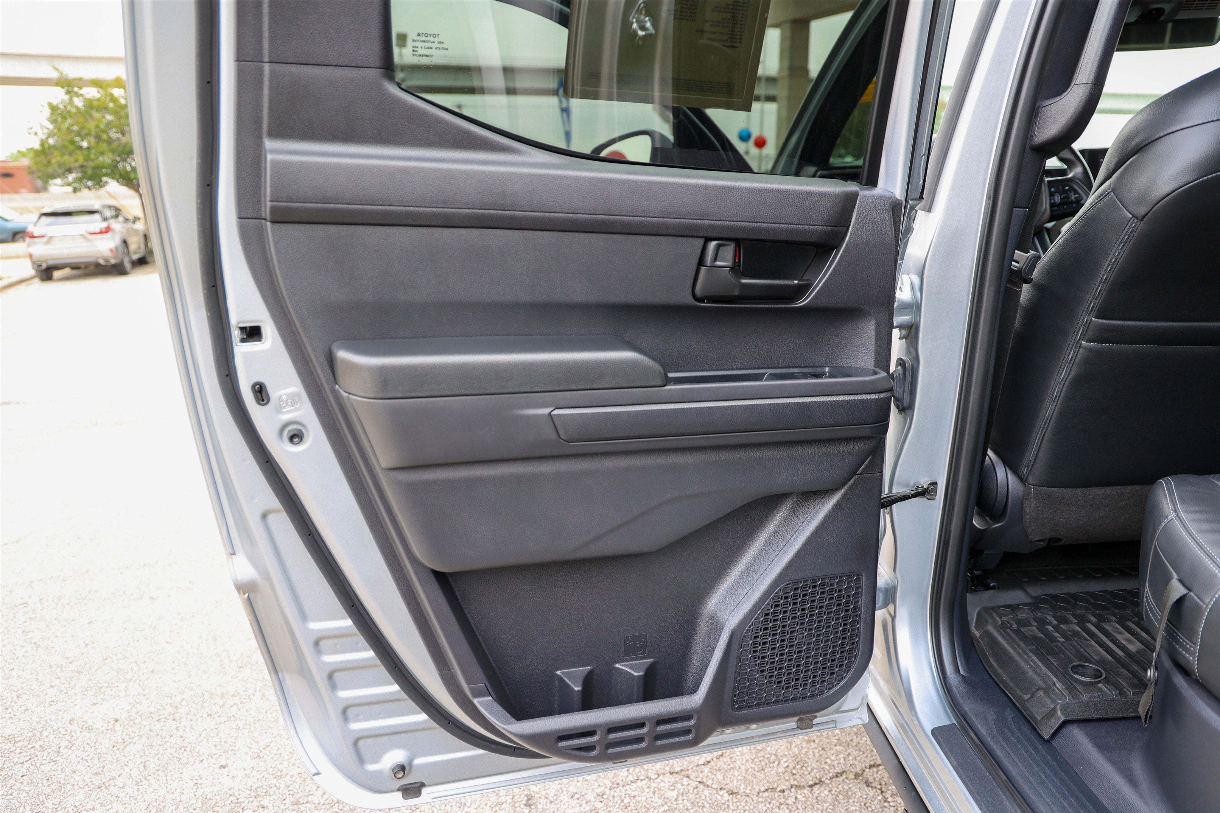 2025 Toyota TACOMA SR5 SR5